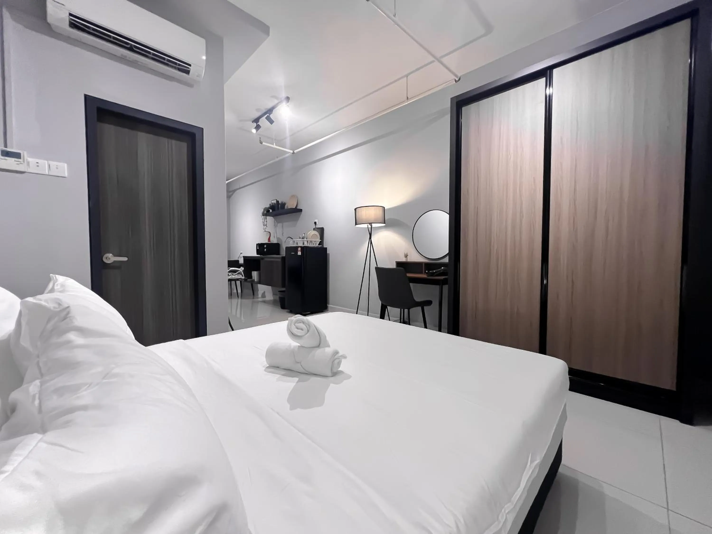 Bed in Edumetro @ Subang Jaya by Manhattan Group