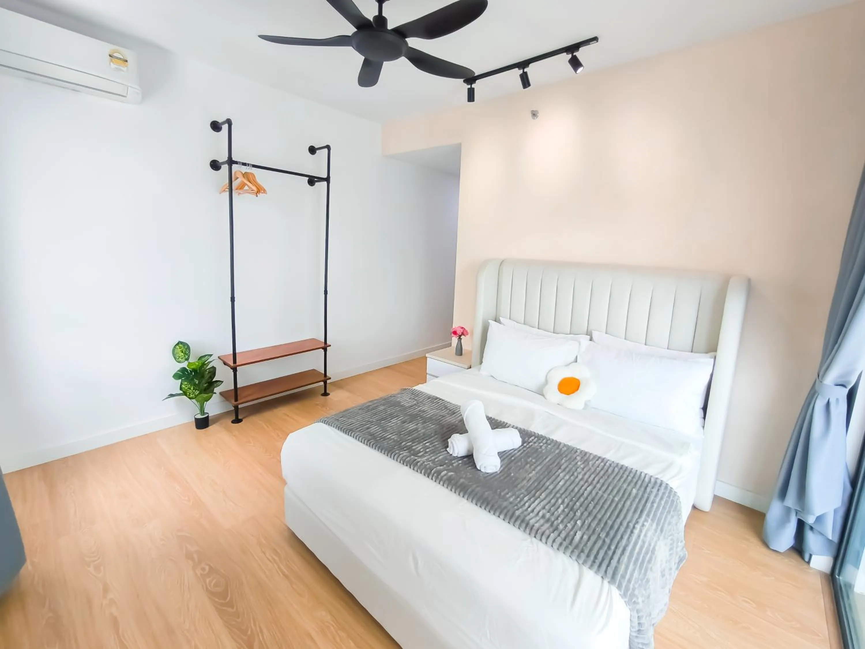 Bed in Edumetro @ Subang Jaya by Manhattan Group