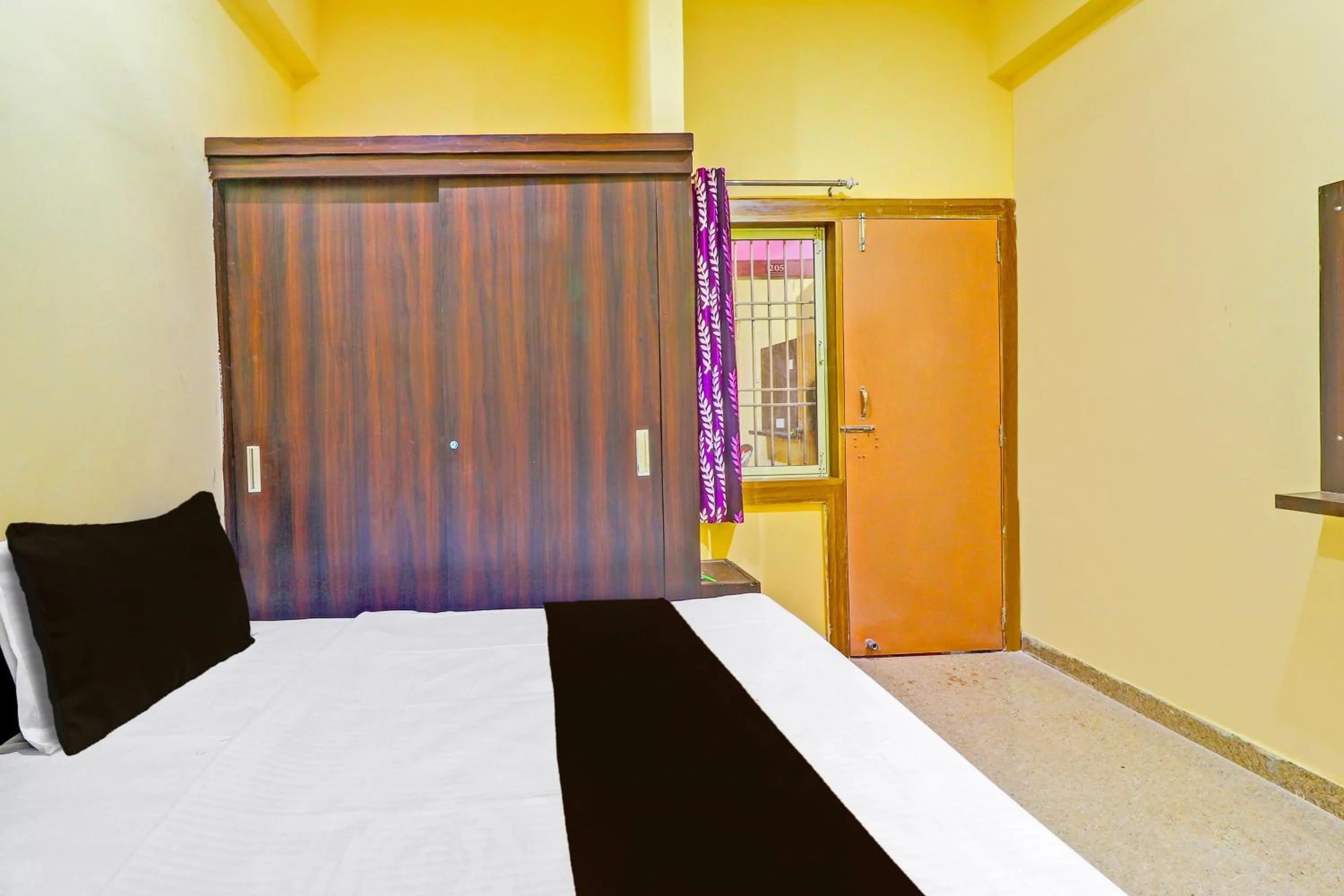 Bedroom, Bed in Hotel O Heaven Inn