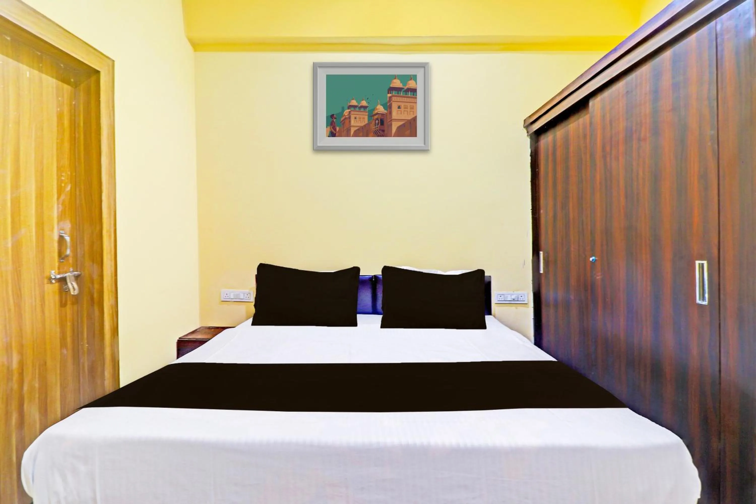 Bedroom, Bed in Hotel O Heaven Inn