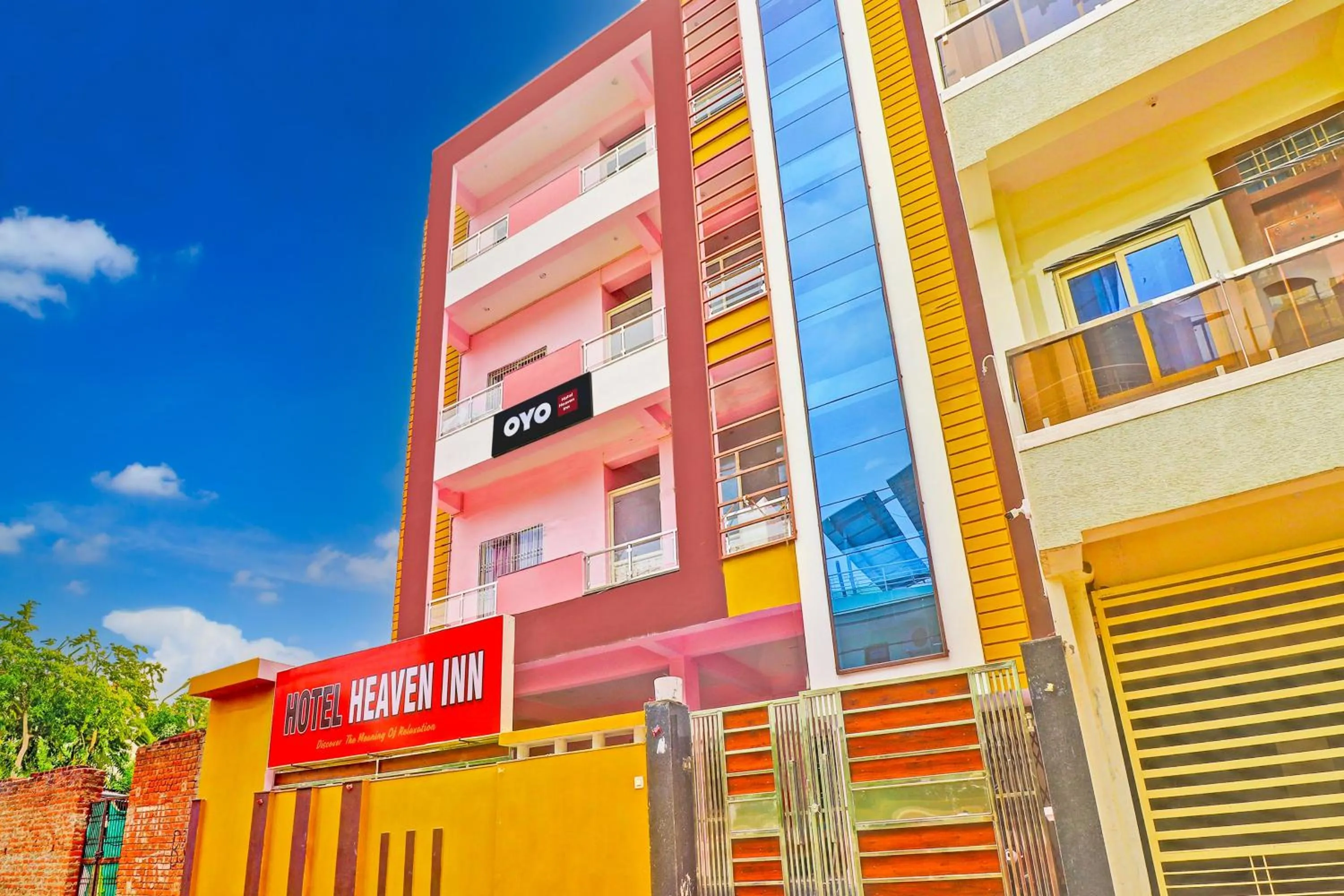Facade/entrance in Hotel O Heaven Inn