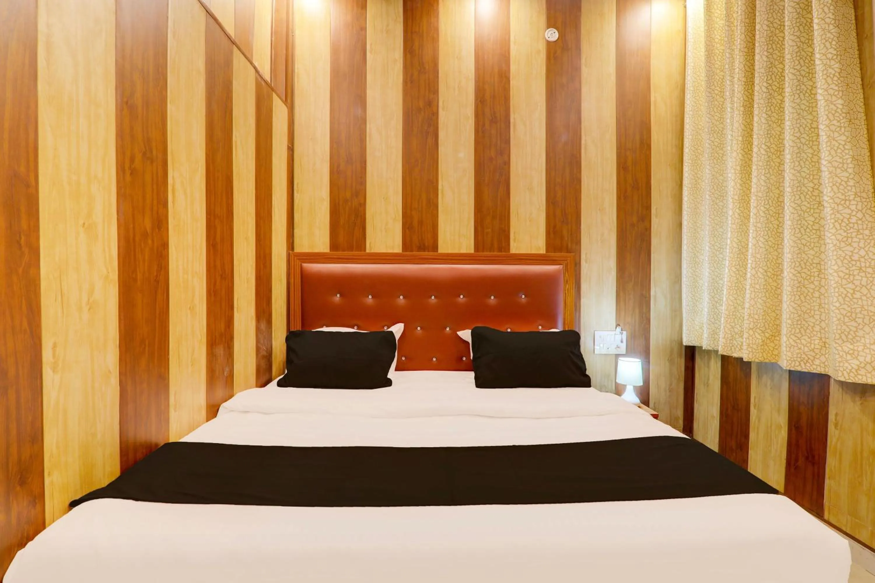 Bedroom, Bed in Hotel O Shobhika Inn