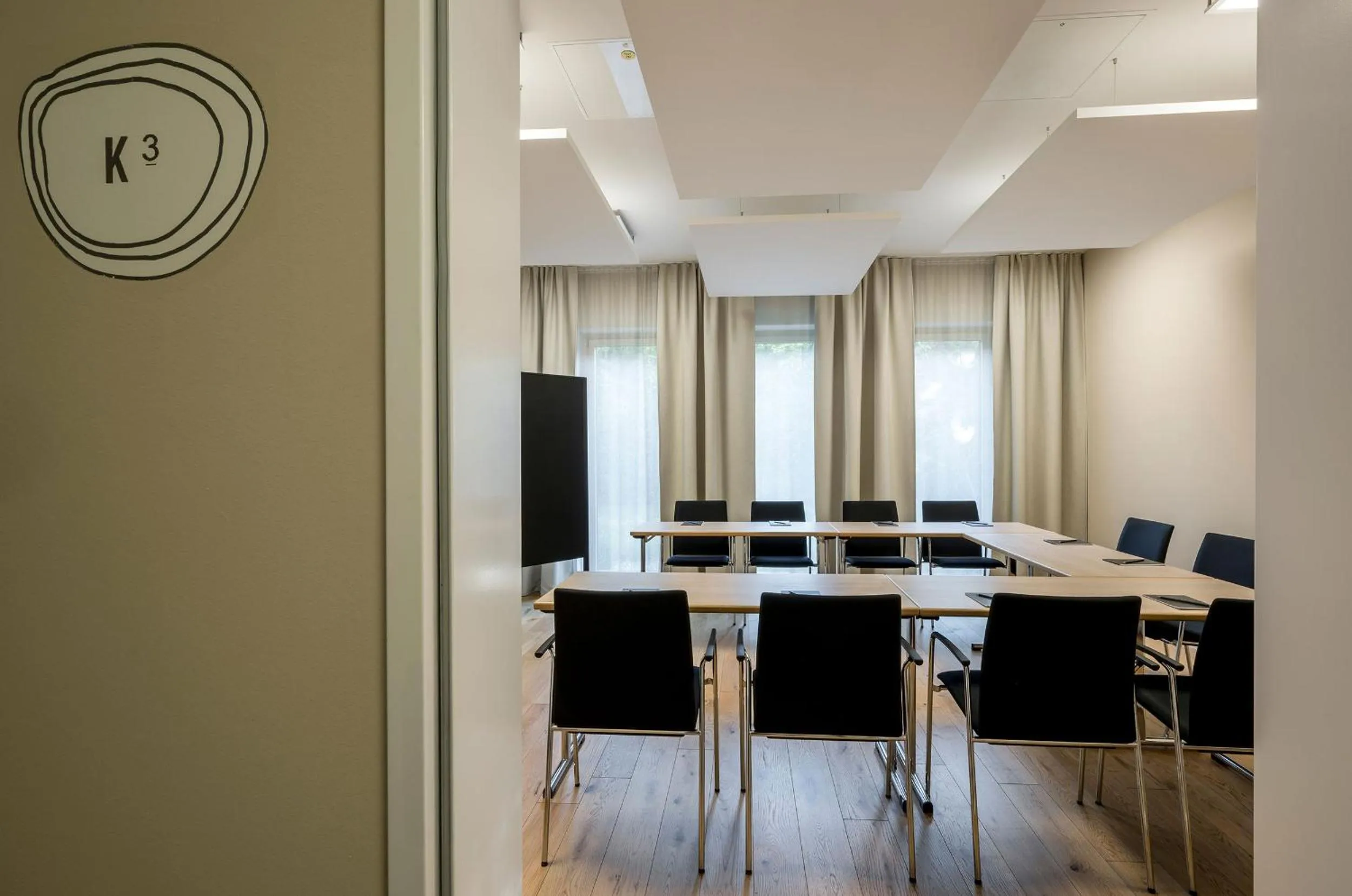 Business facilities in Bader Hotel