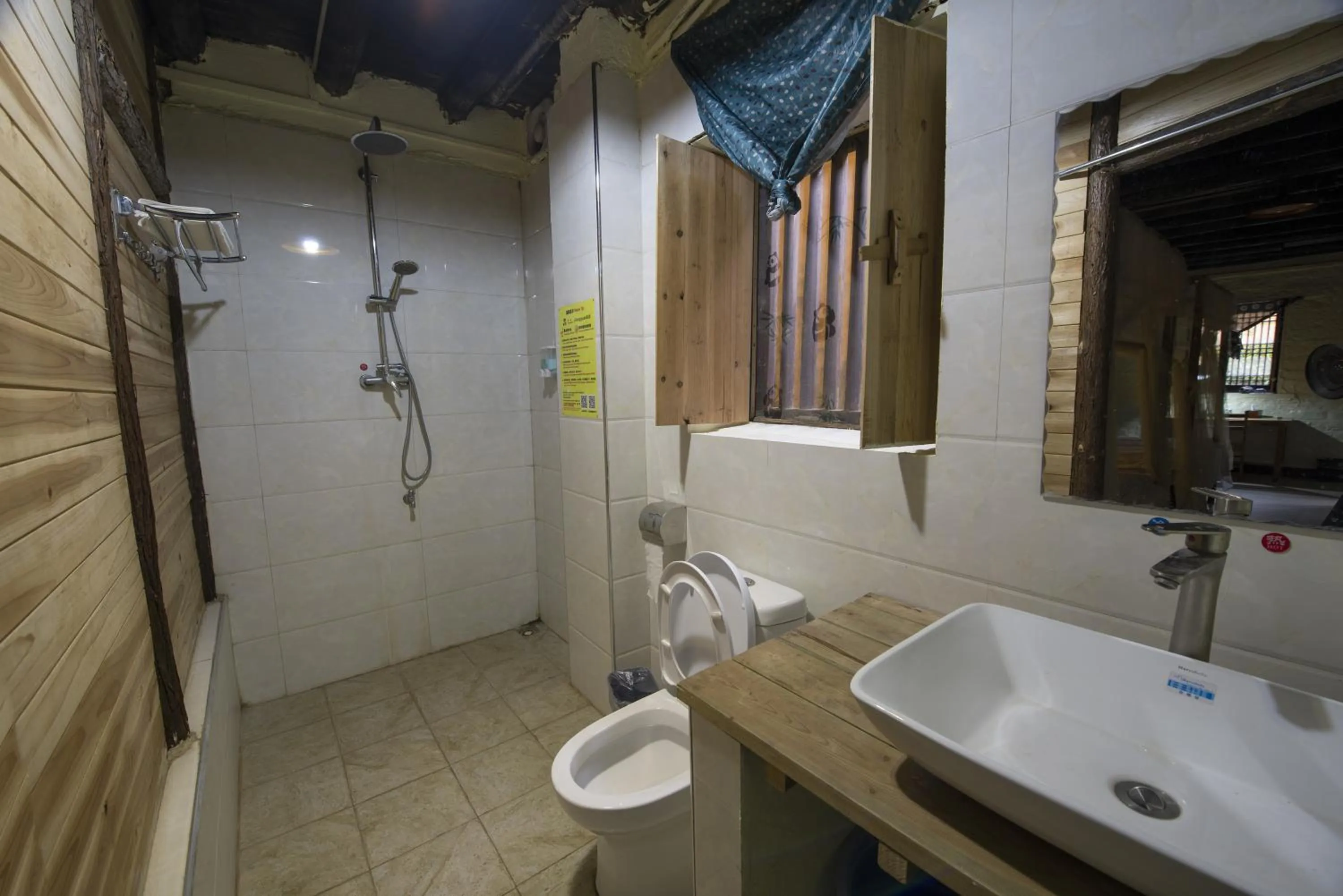 Bathroom in Yangshuo Loong Old House