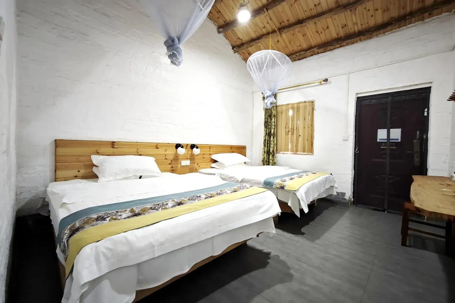 Standard Twin Room with Mountain View in Yangshuo Loong Old House Standard Twin Room with Mountain View in Yangshuo Loong Old House