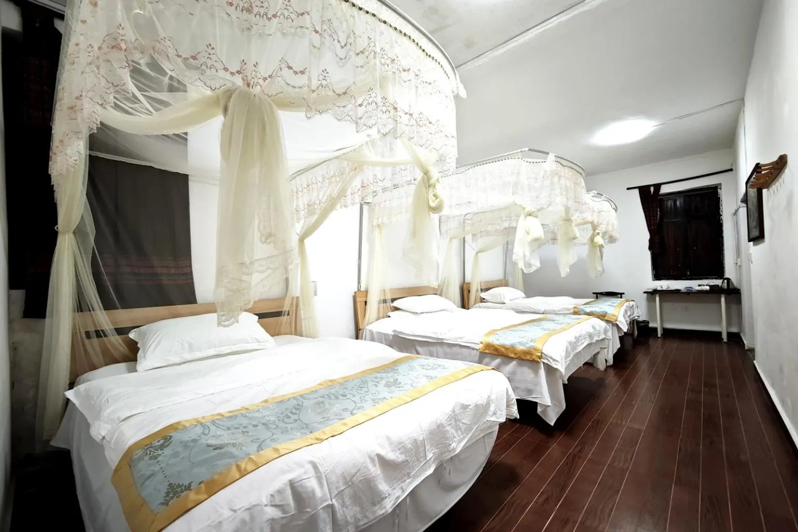 Bed in Yangshuo Loong Old House