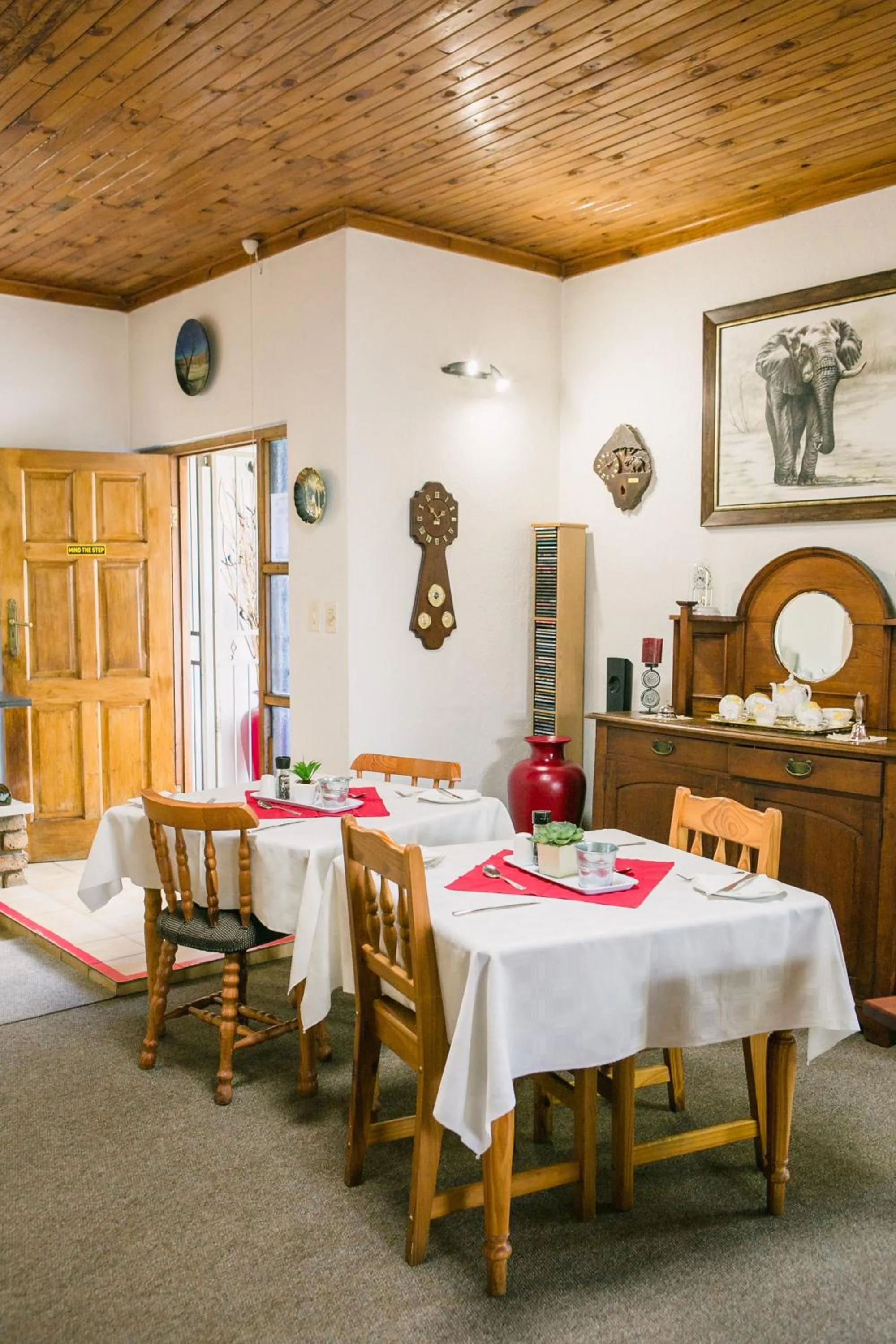 Restaurant/places to eat in Pennylane Guest House