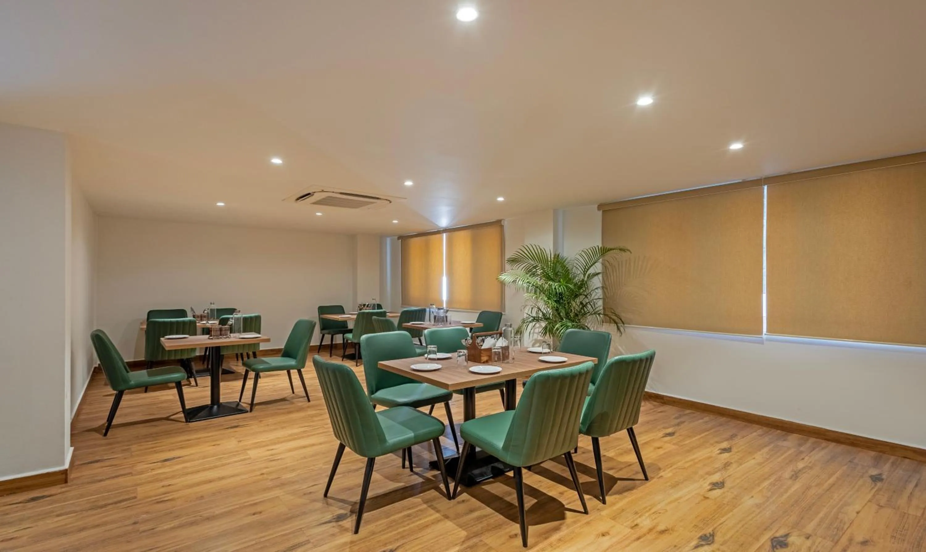 Dining area in Treebo Premium Vapr Ashok Nagar