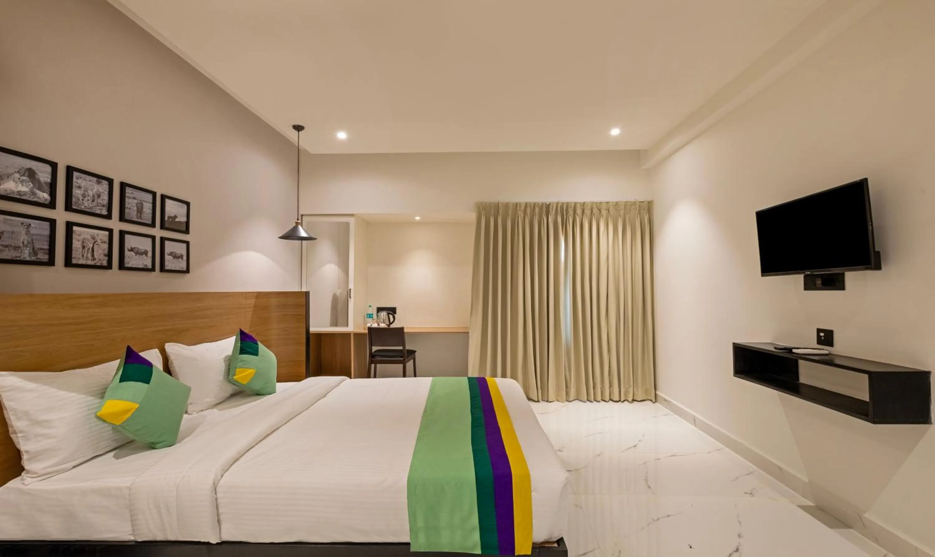Bedroom, Bed in Treebo Premium Vapr Ashok Nagar