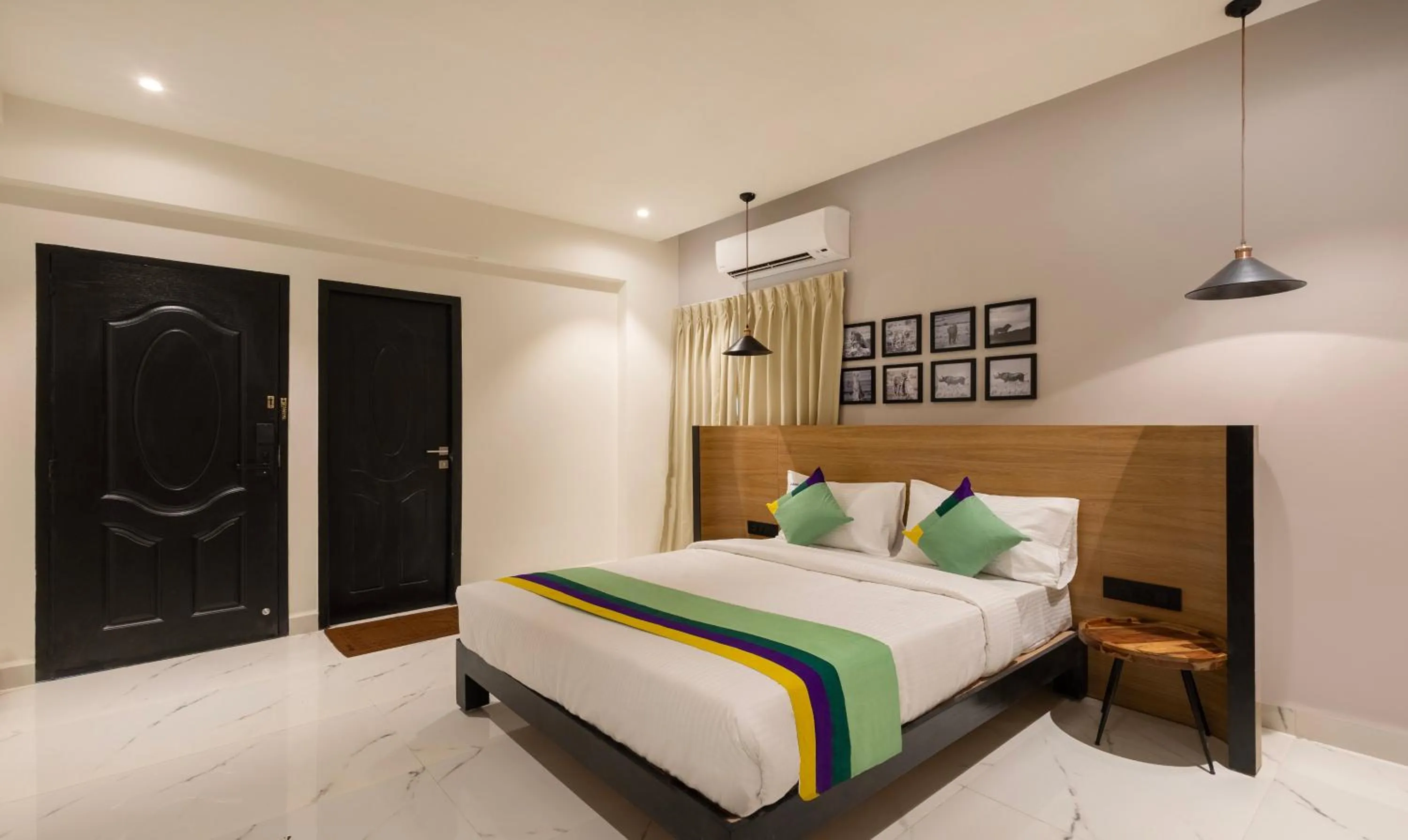 Bedroom, Bed in Treebo Premium Vapr Ashok Nagar