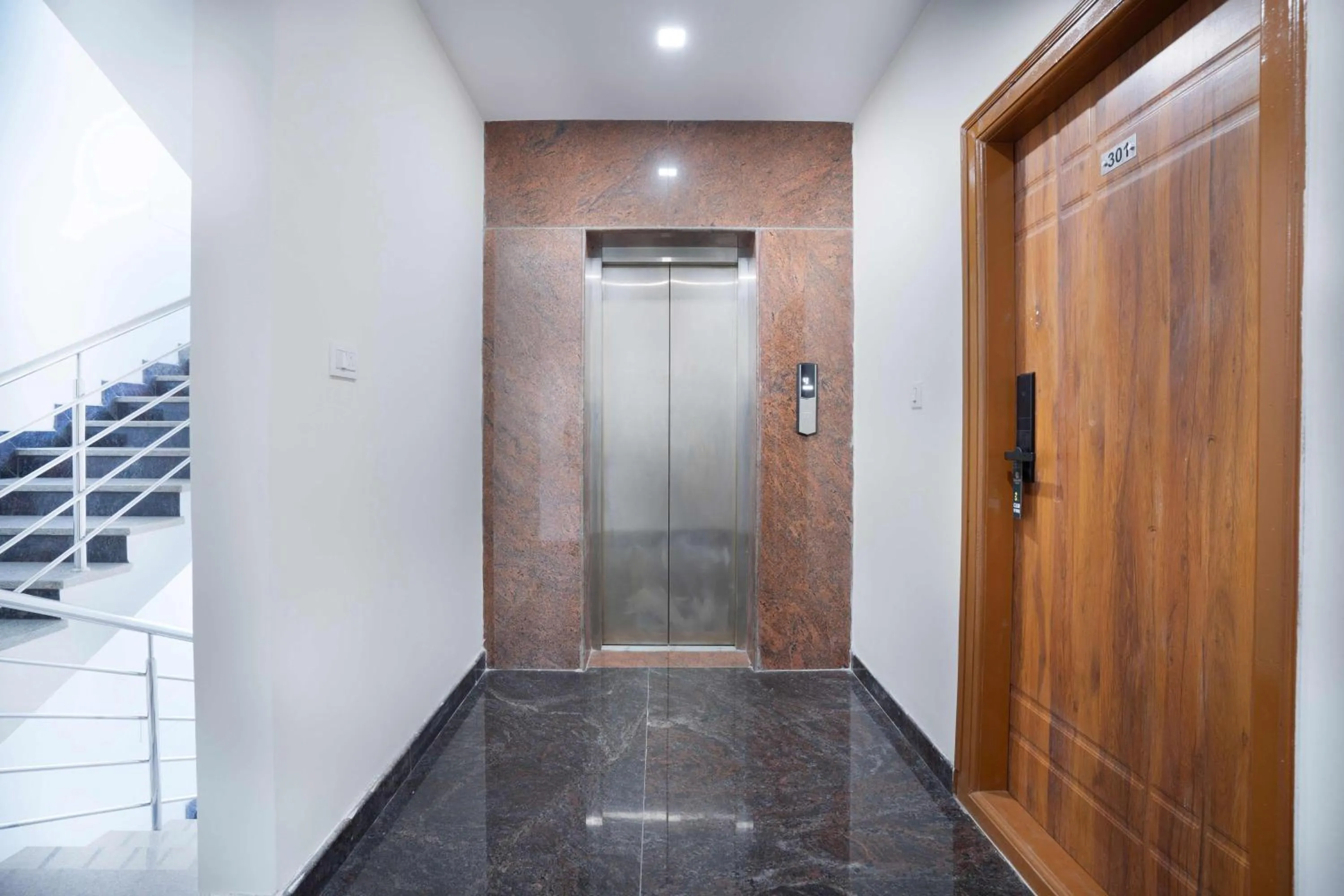 Lobby or reception in Treebo Galaxy Kings Suites, Hebbal