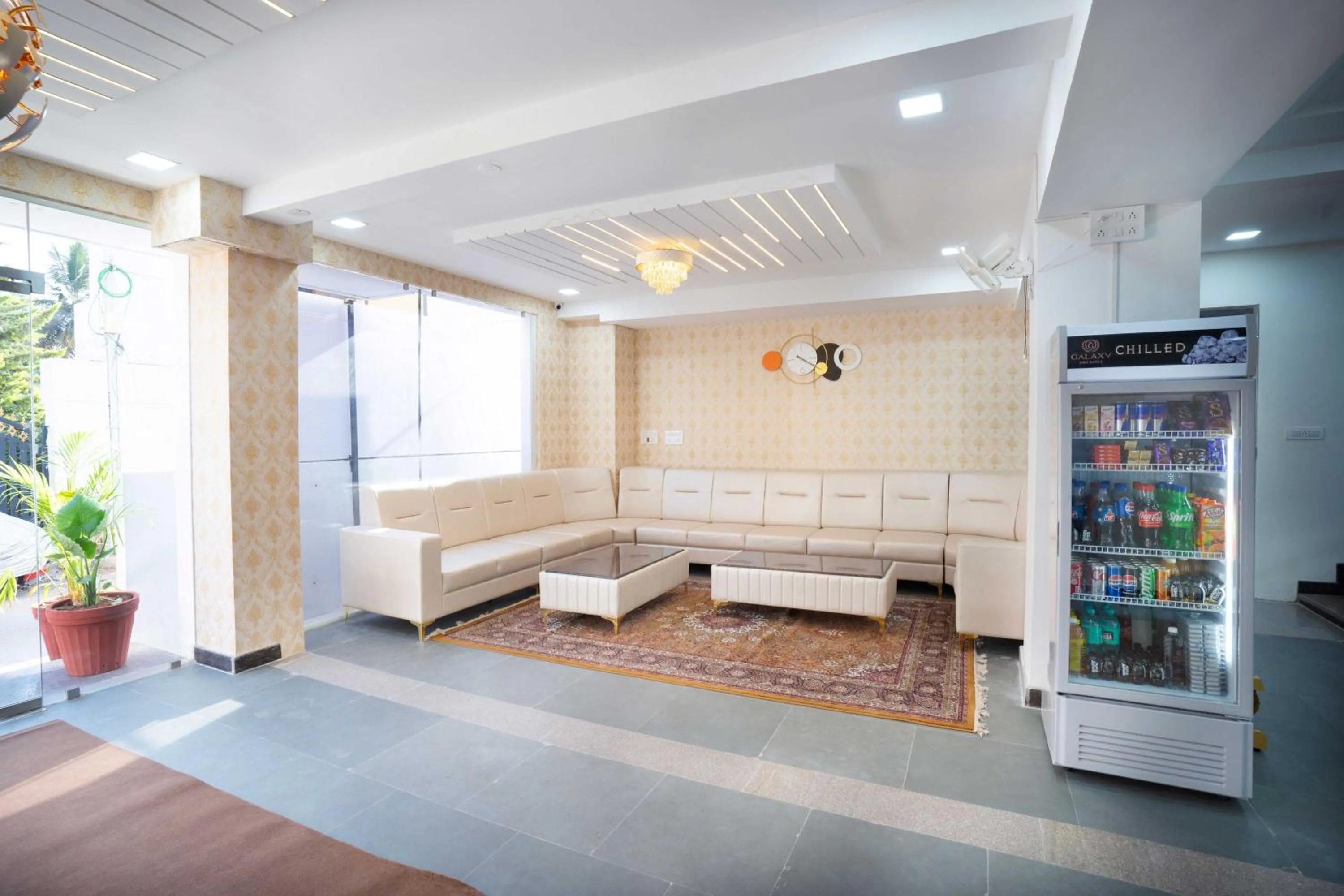 Lobby or reception in Treebo Galaxy Kings Suites, Hebbal