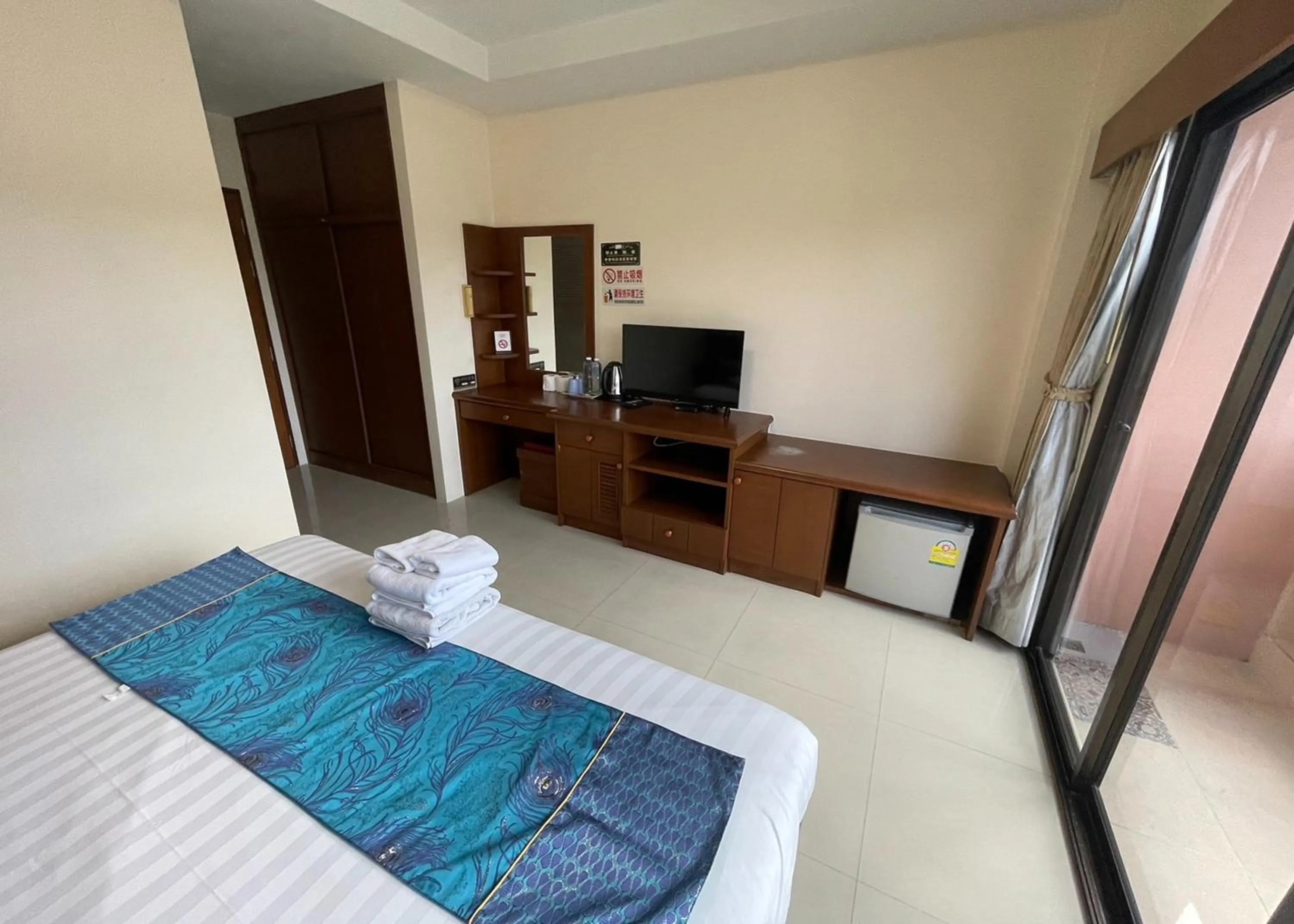 Bed in One World One Home Patong 1
