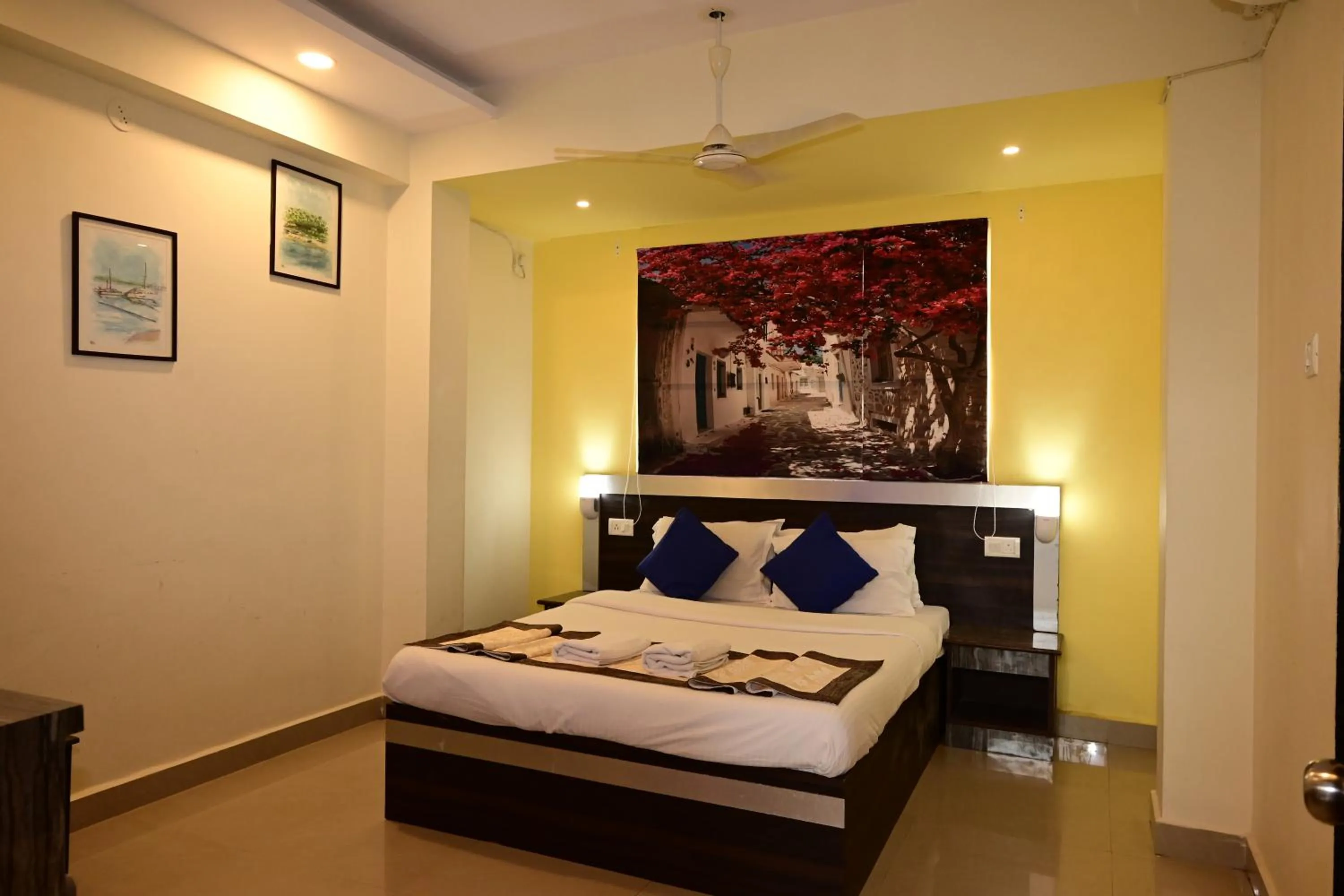 Bed in Daksh Elite Candolim, Goa