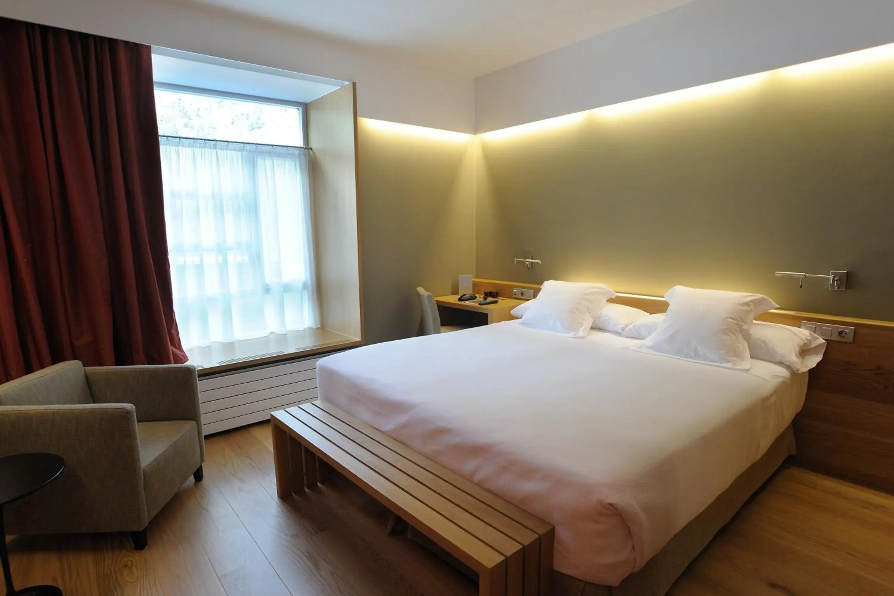 Double or Twin Room with Mountain View in Hotel Continental Balneario de Panticosa Double or Twin Room with Mountain View in Hotel Continental Balneario de Panticosa