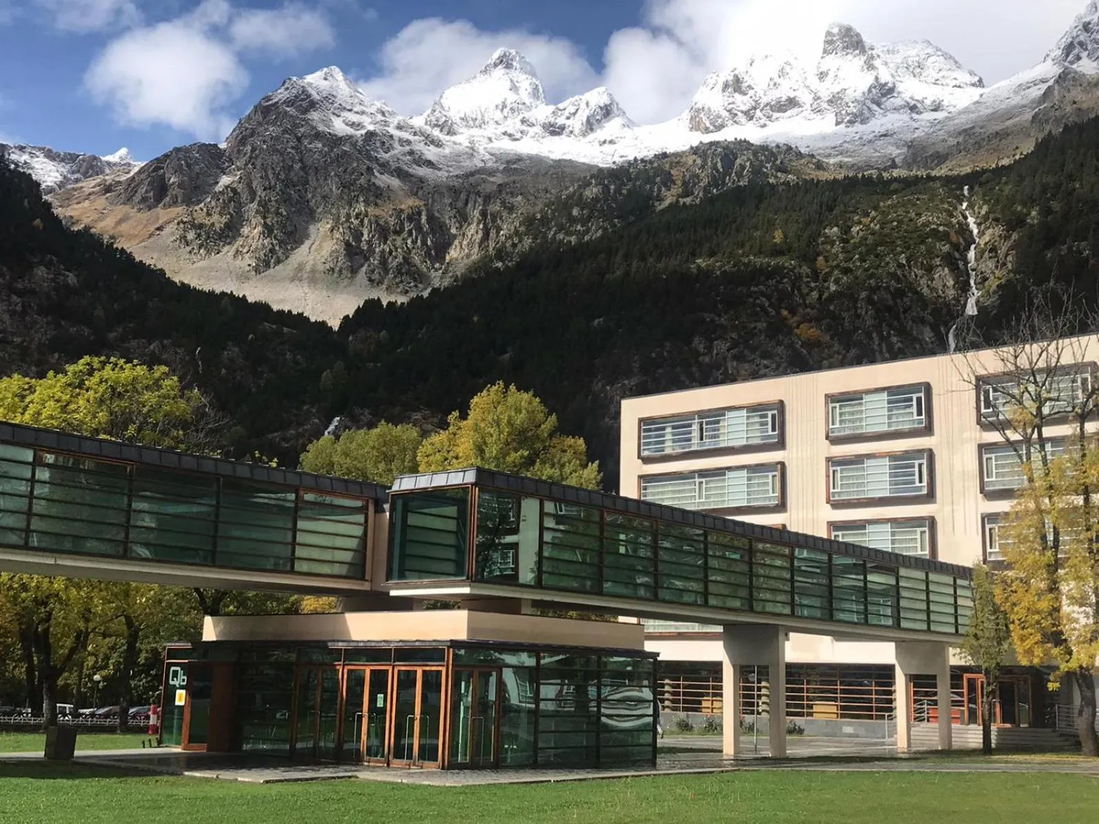 Property building in Hotel Continental Balneario de Panticosa