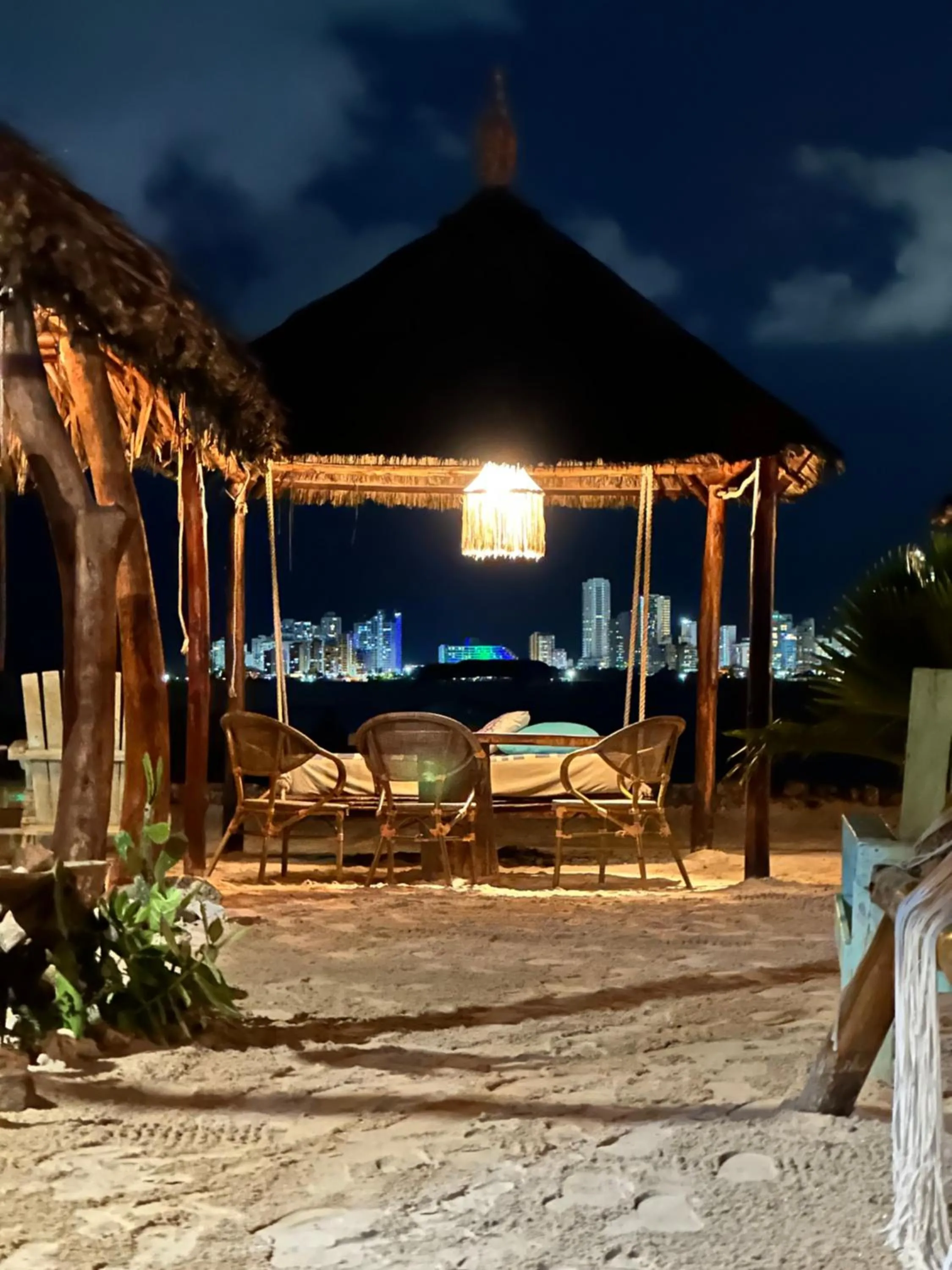 Restaurant/places to eat in Namaste Beach Club & Hotel