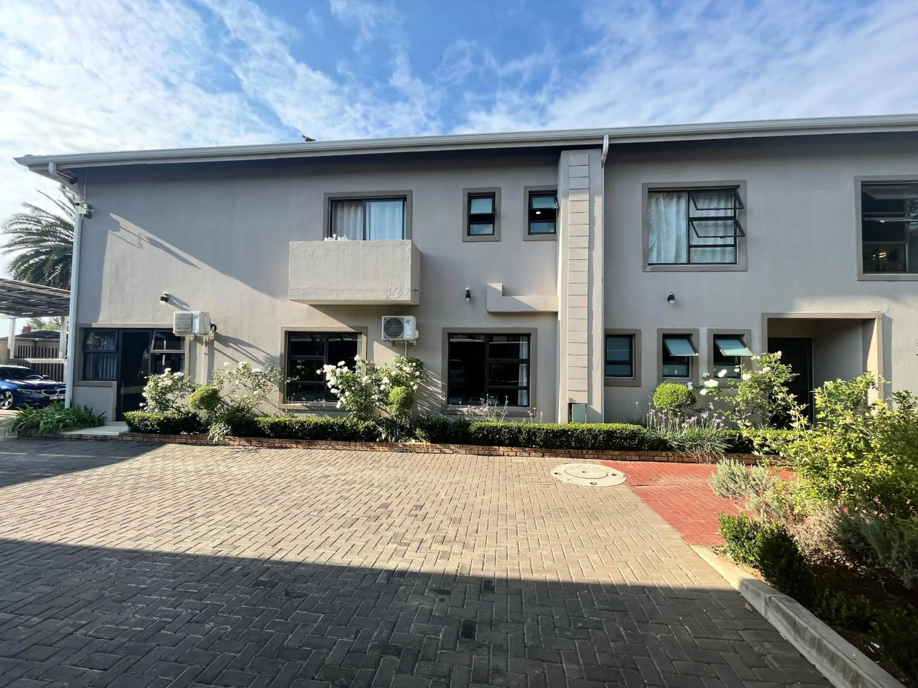 Azinnia Rivonia Guest House