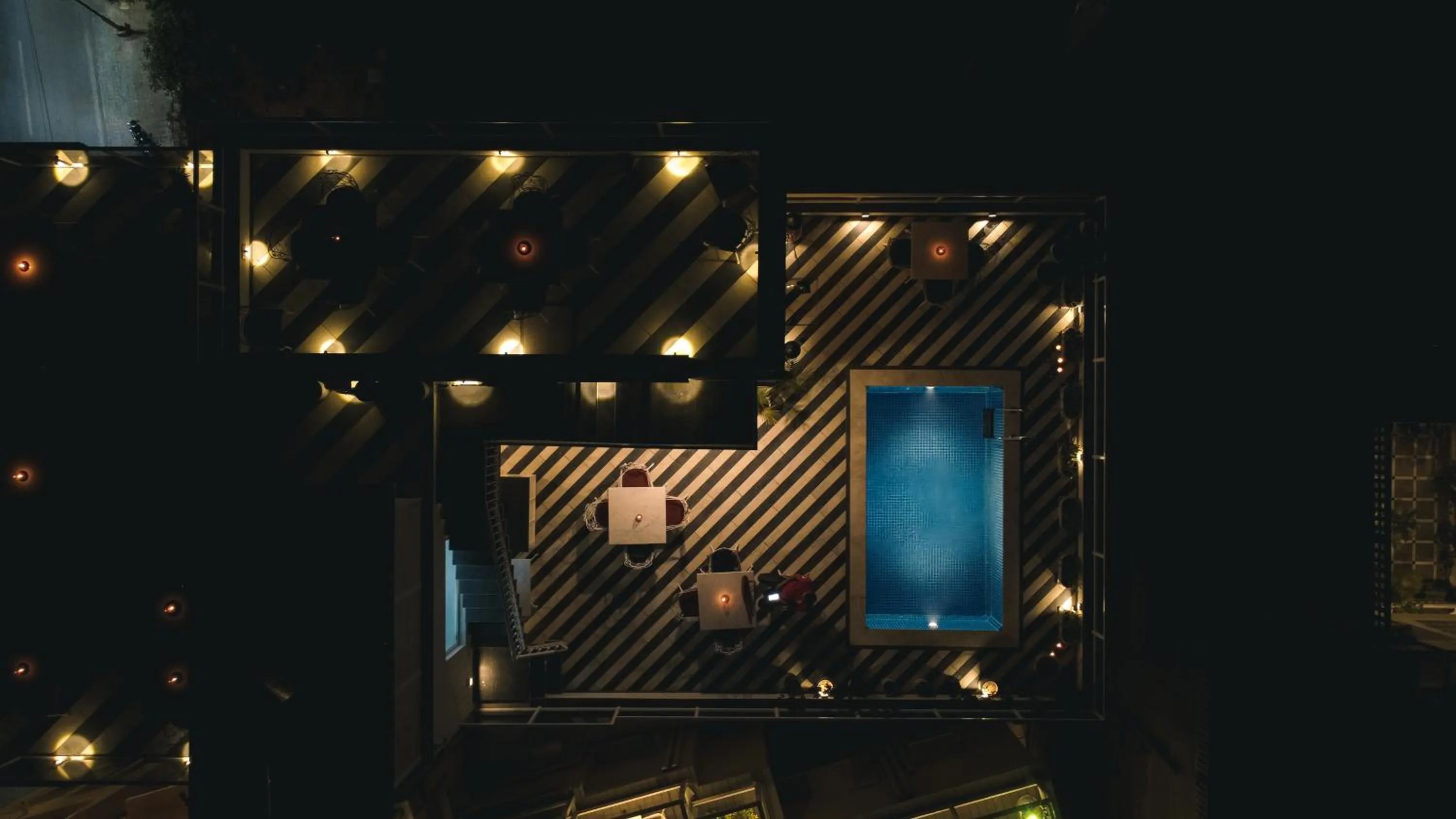 Property building in Hotel Naren Villa