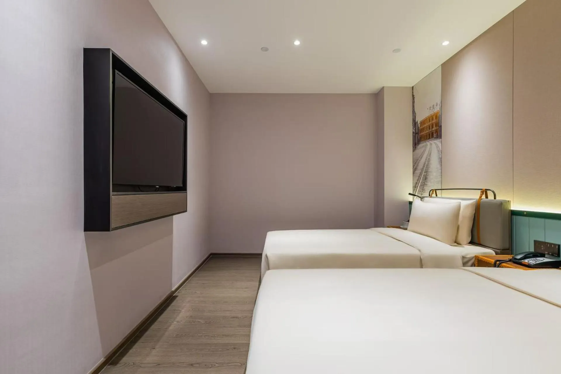 Communal lounge/ TV room, Bed in Atour Light Hotel Shanghai Jing'an Natural History Museum, Suzhou River Bank