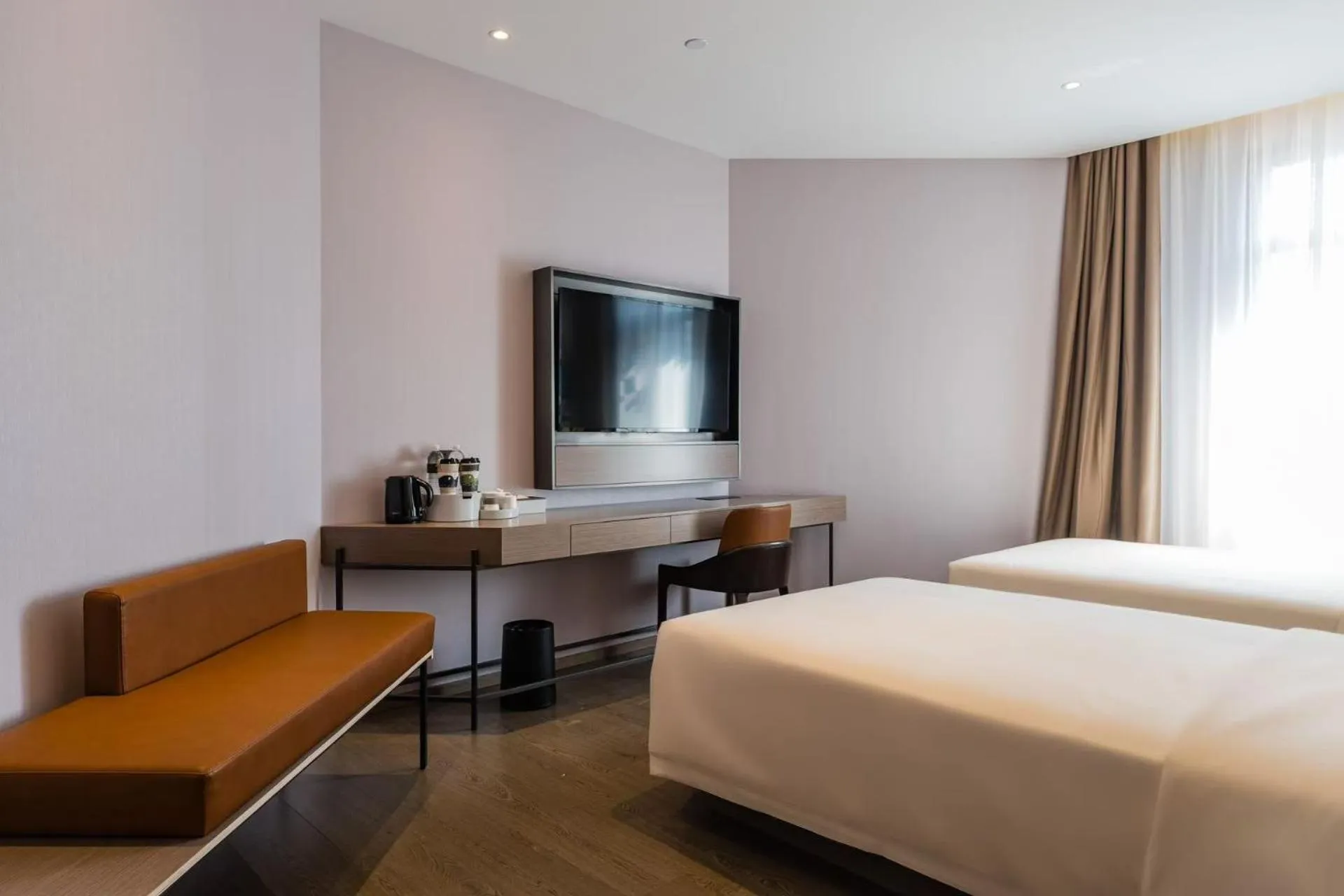 TV and multimedia, Bed in Atour Light Hotel Shanghai Jing'an Natural History Museum, Suzhou River Bank