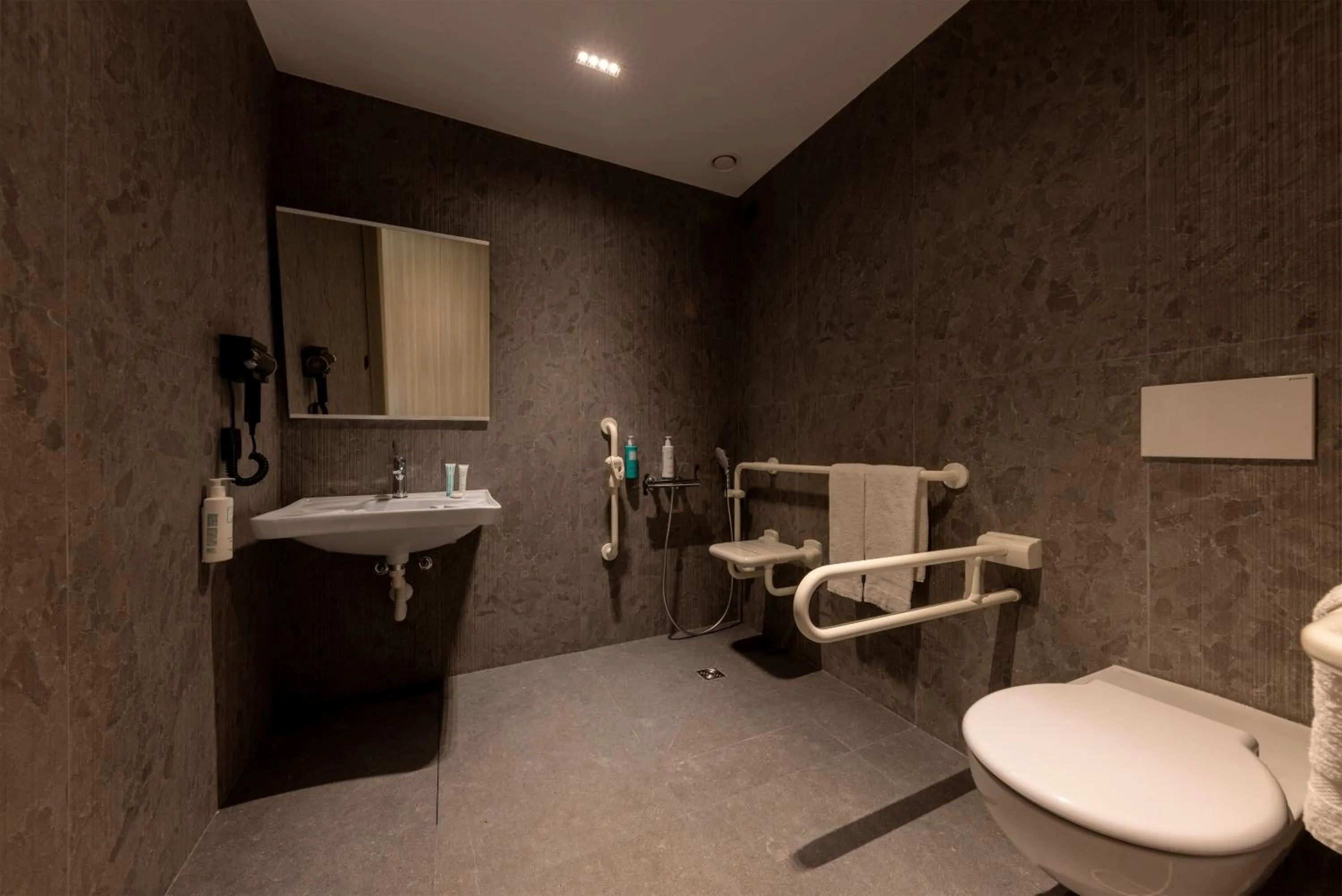 Porto Lotti Suite Hotel