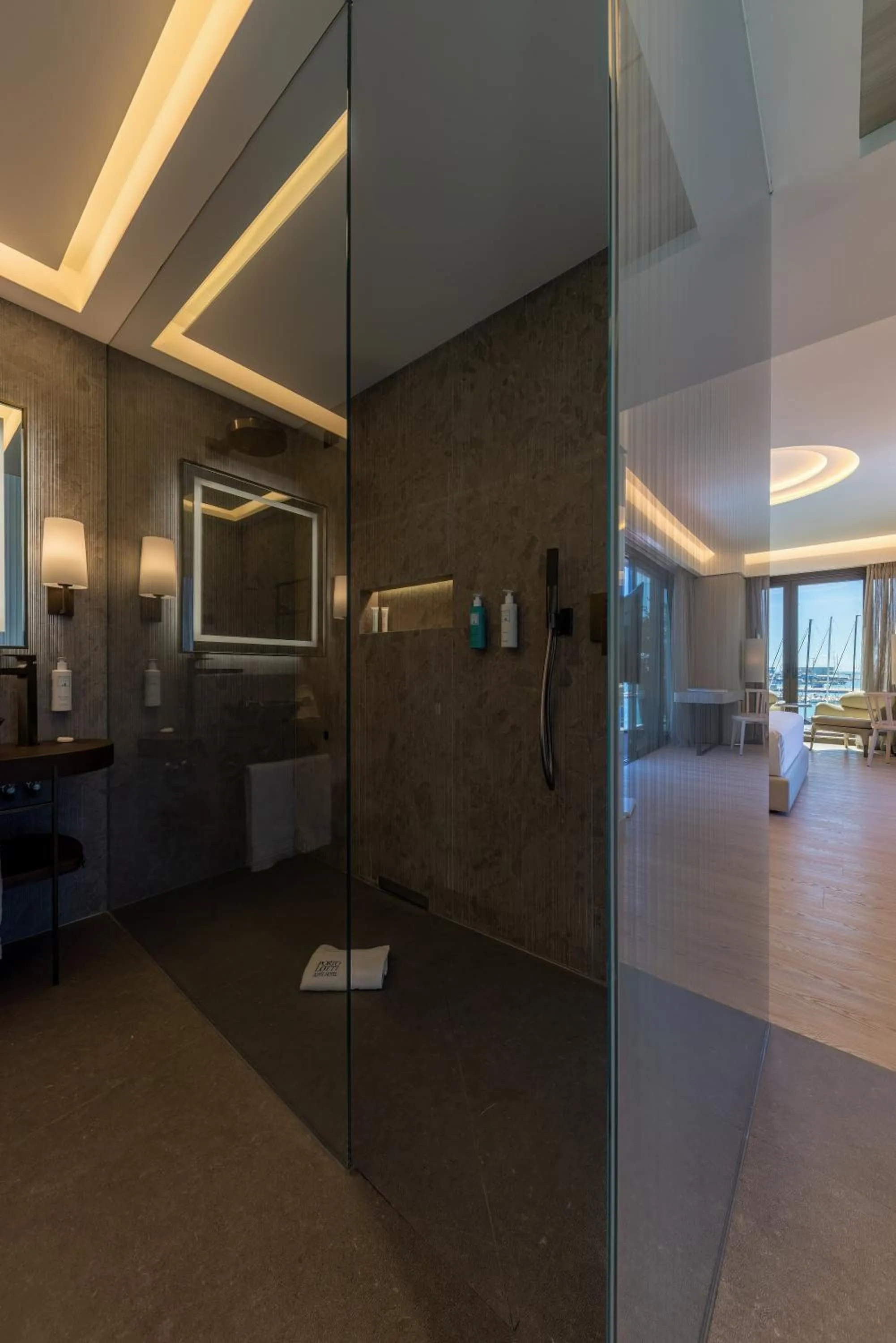 Porto Lotti Suite Hotel