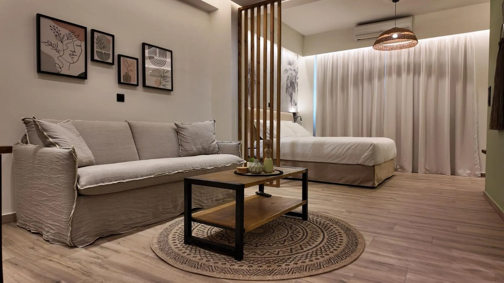 Bed in Euphoria Apartments Monastiraki