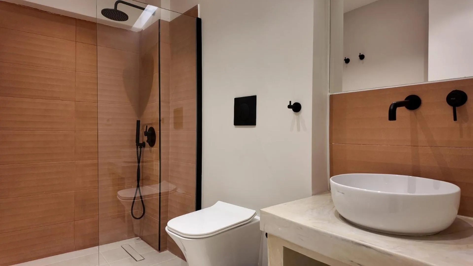 Shower in Euphoria Apartments Monastiraki