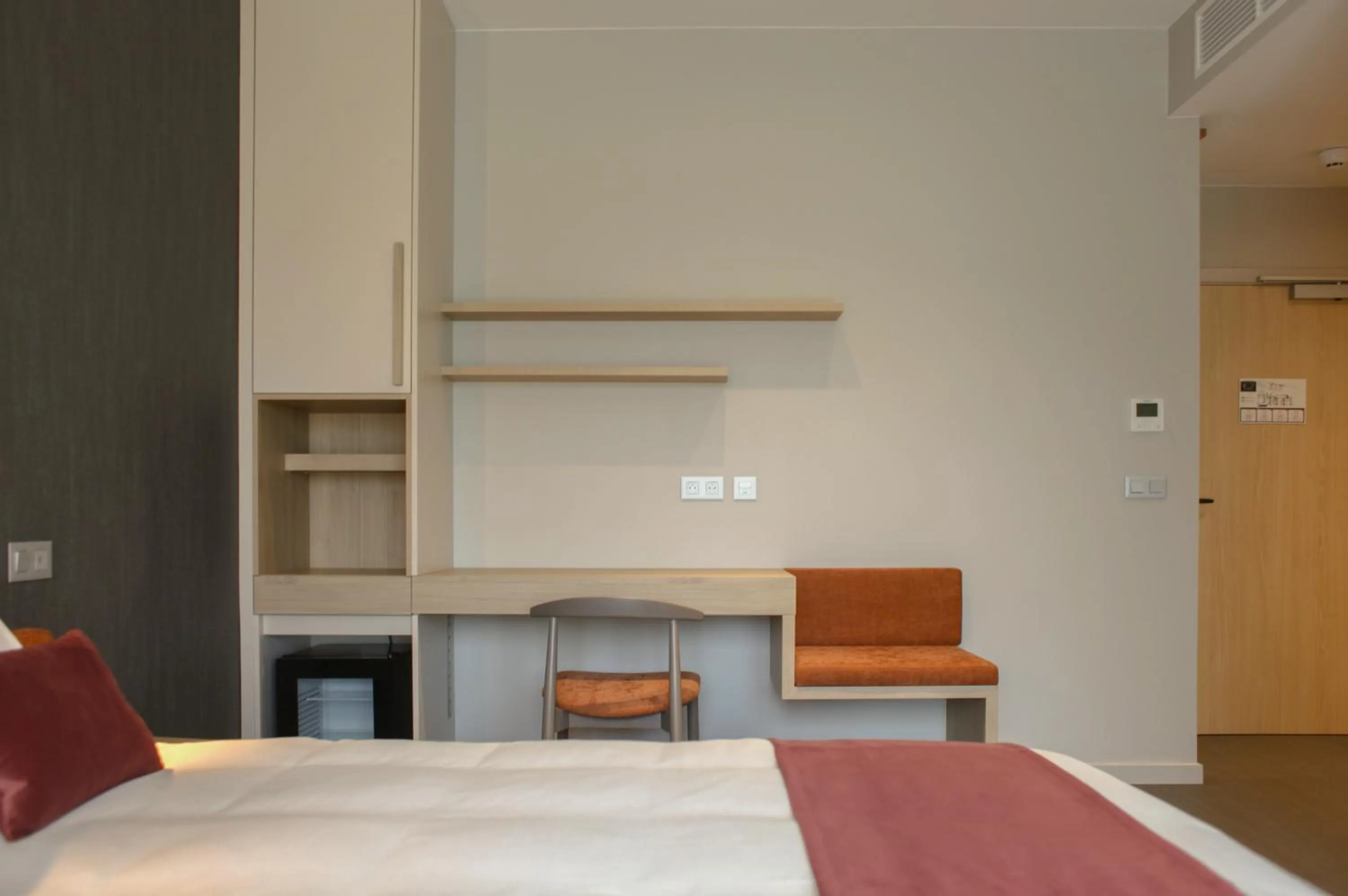 Bedroom, Bed in Hôtel Les Fines Gueules