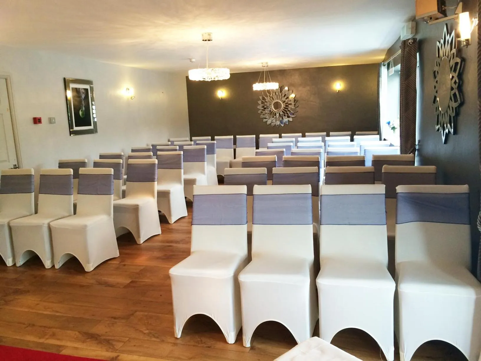 Banquet/Function facilities in Twin Oaks Hotel