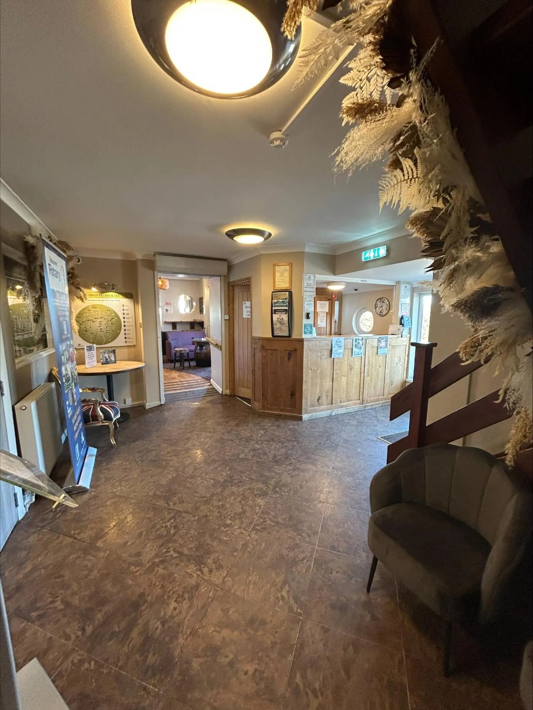 Seating area in Twin Oaks Hotel