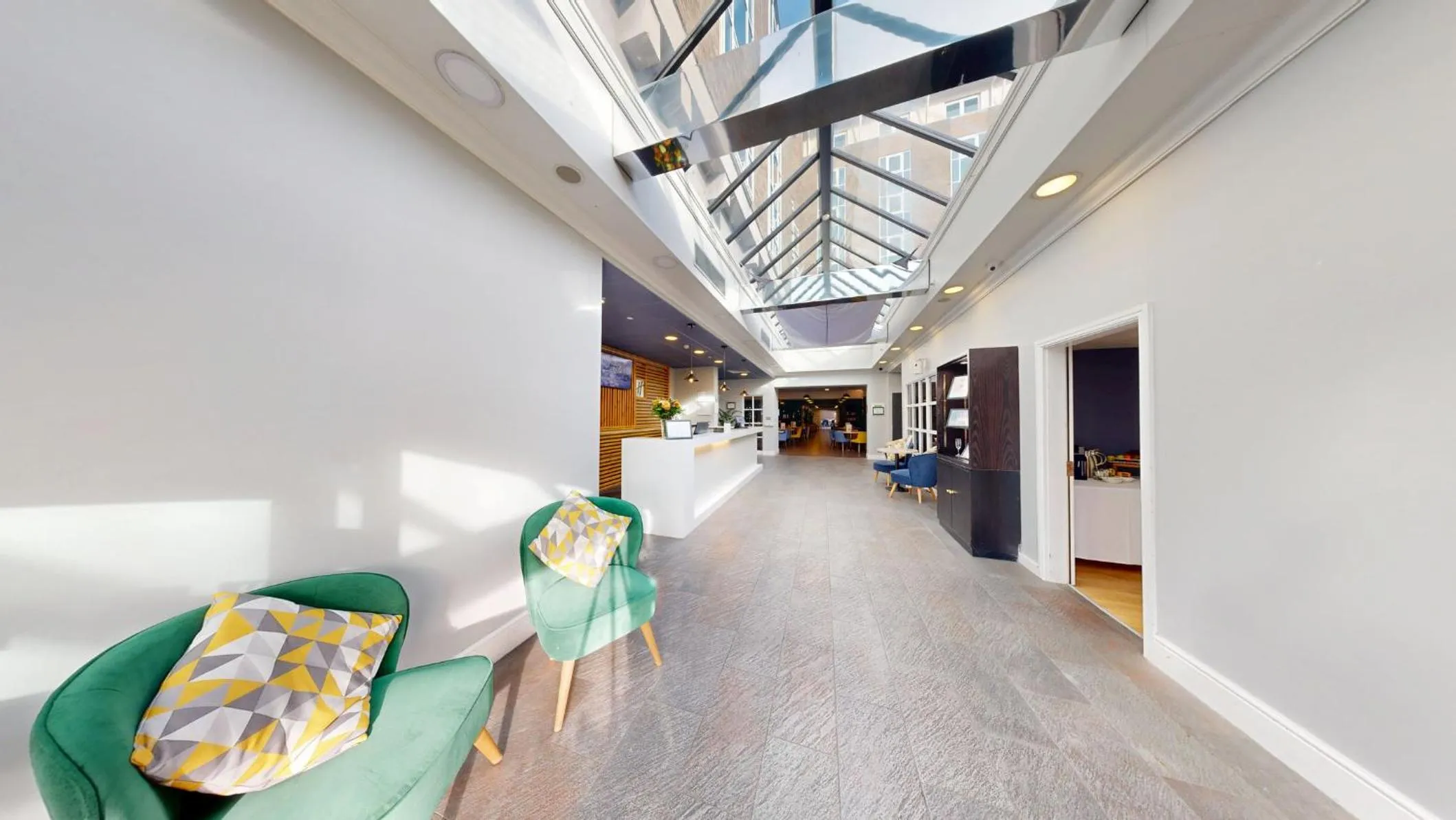 Property building in Holiday Inn Kenilworth - Warwick by IHG