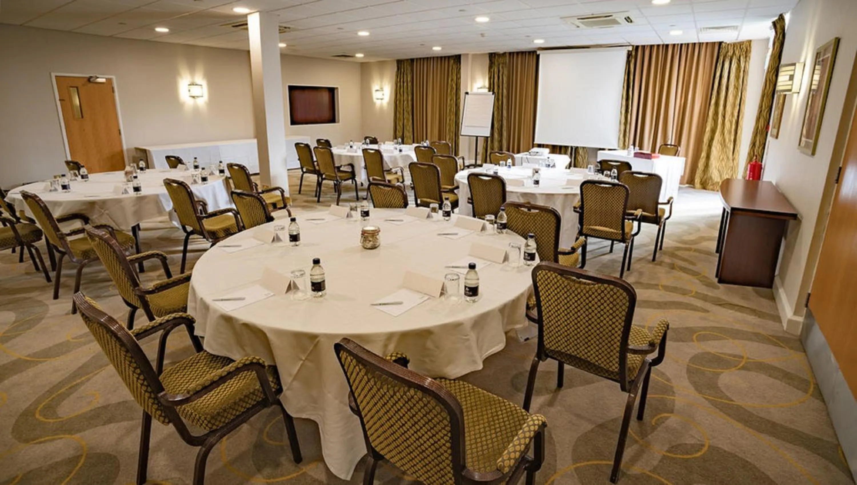 Meeting/conference room in Holiday Inn Kenilworth - Warwick by IHG