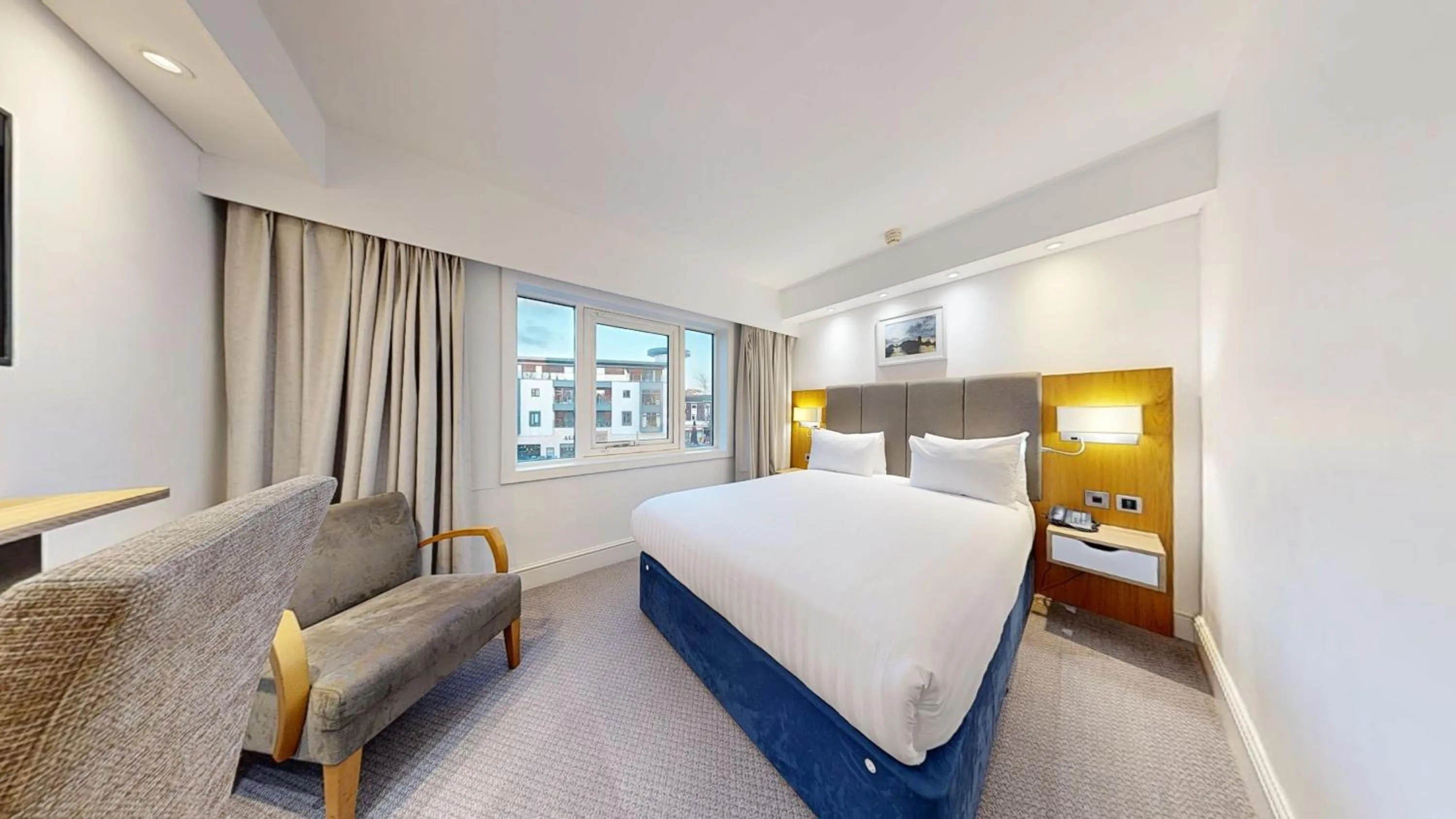 Bedroom, Bed in Holiday Inn Kenilworth - Warwick by IHG