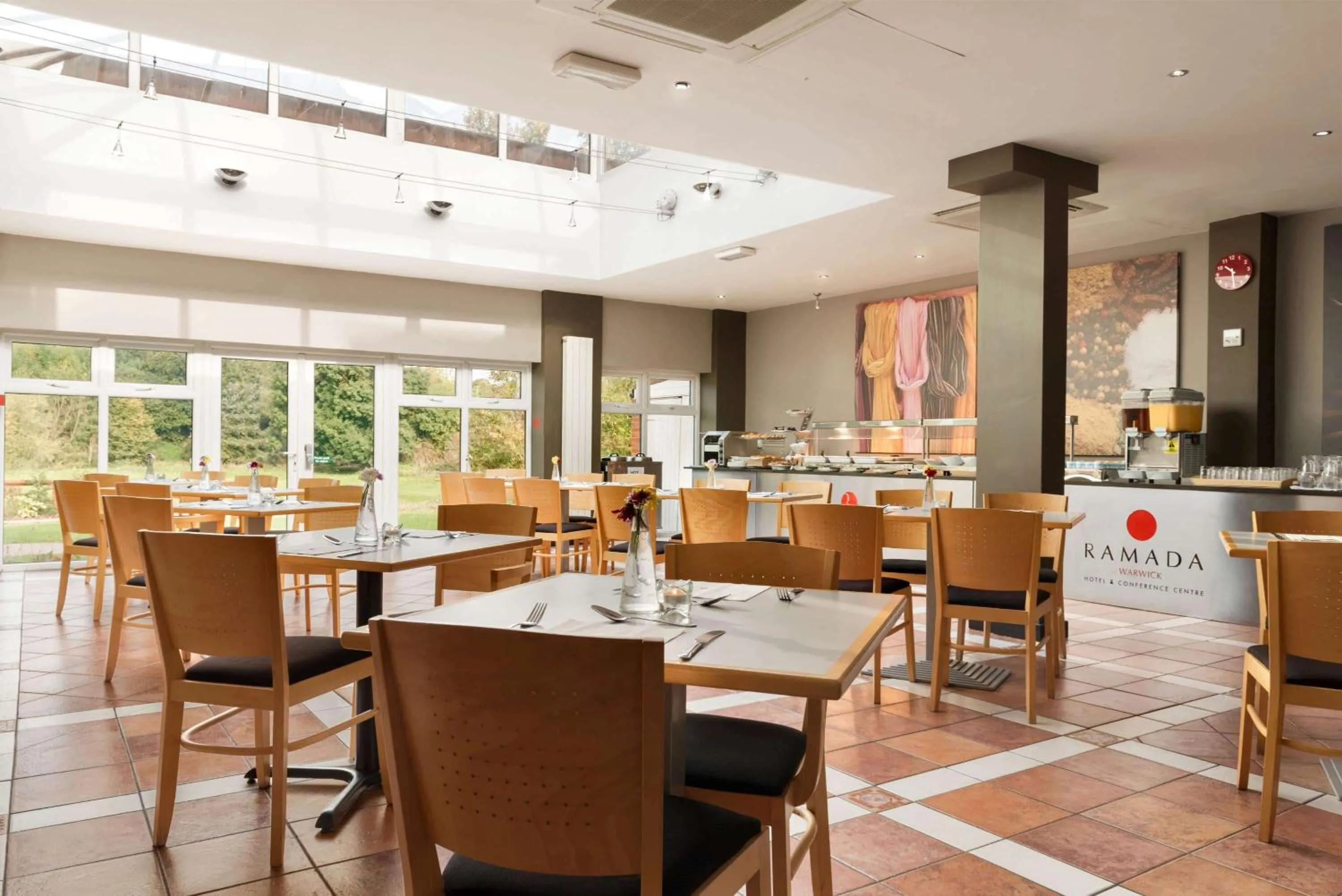 Restaurant/places to eat in Riverside Hotel