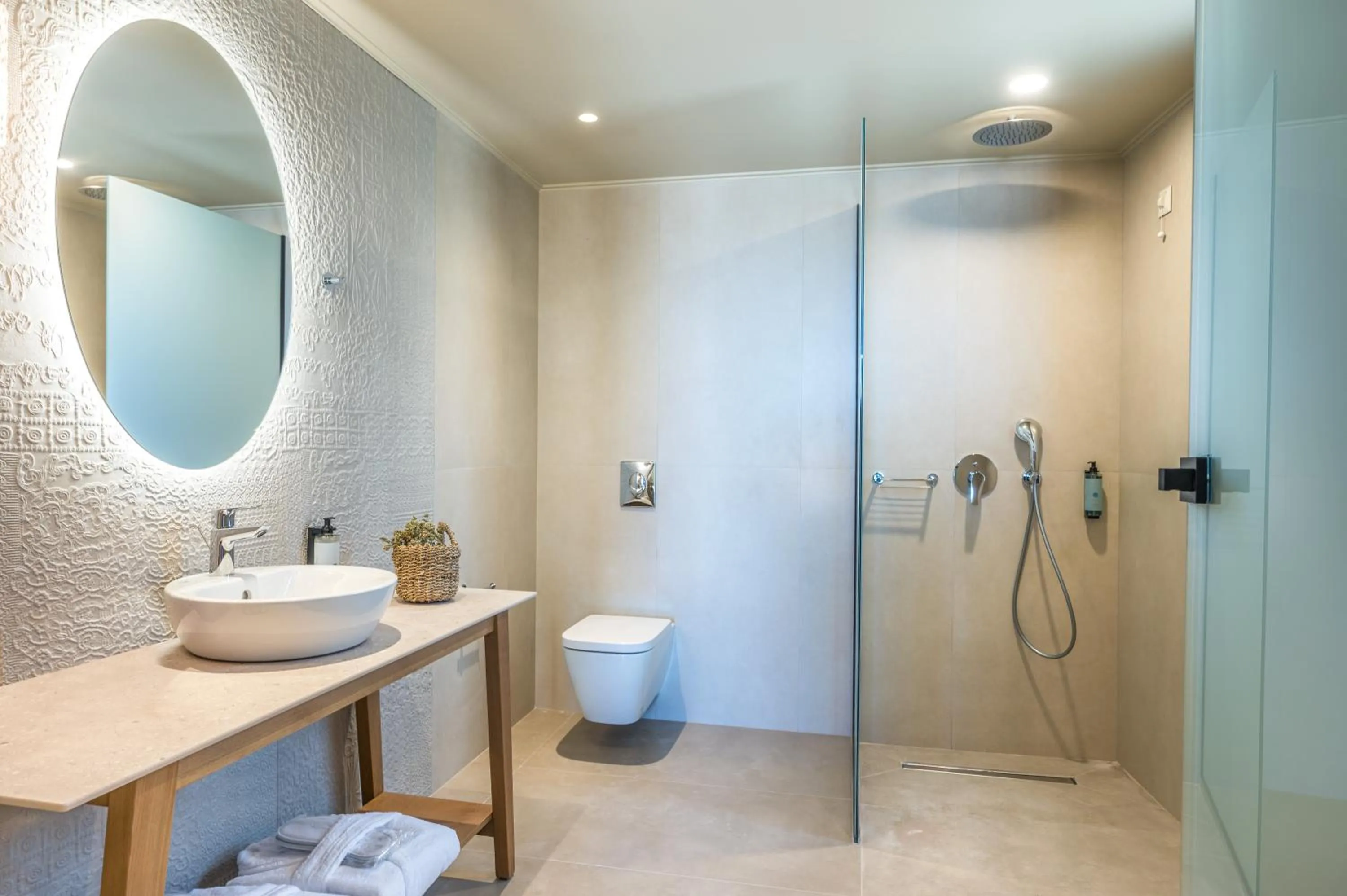 Bathroom in Hotel Pyriá