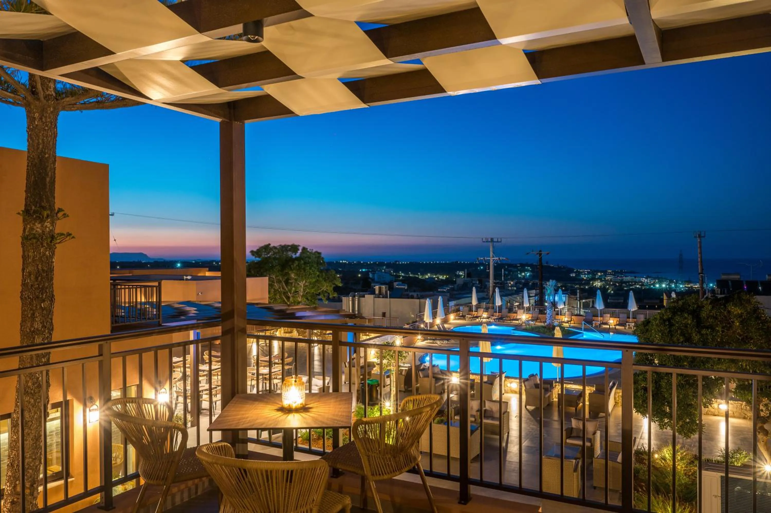 Swimming pool in Hotel Pyriá