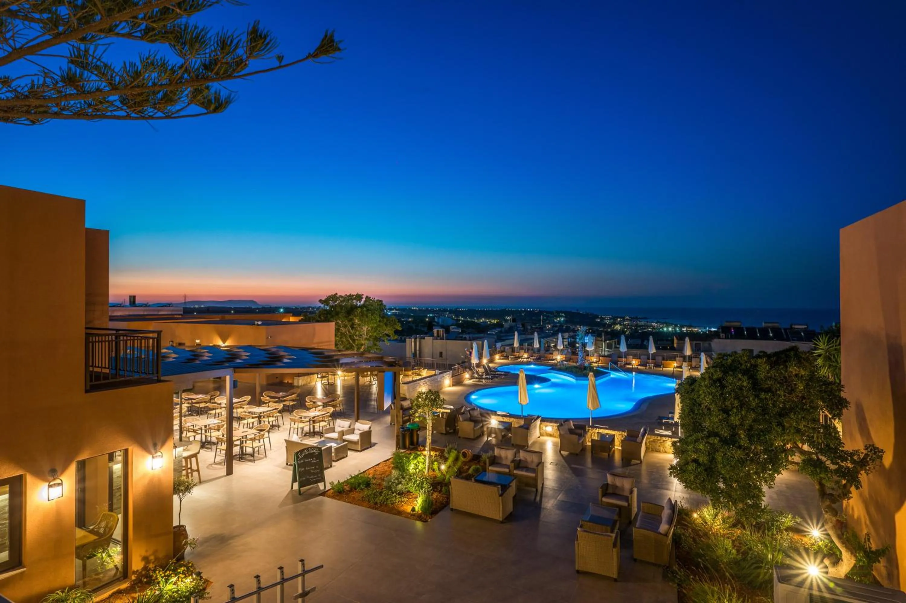 Swimming pool in Hotel Pyriá