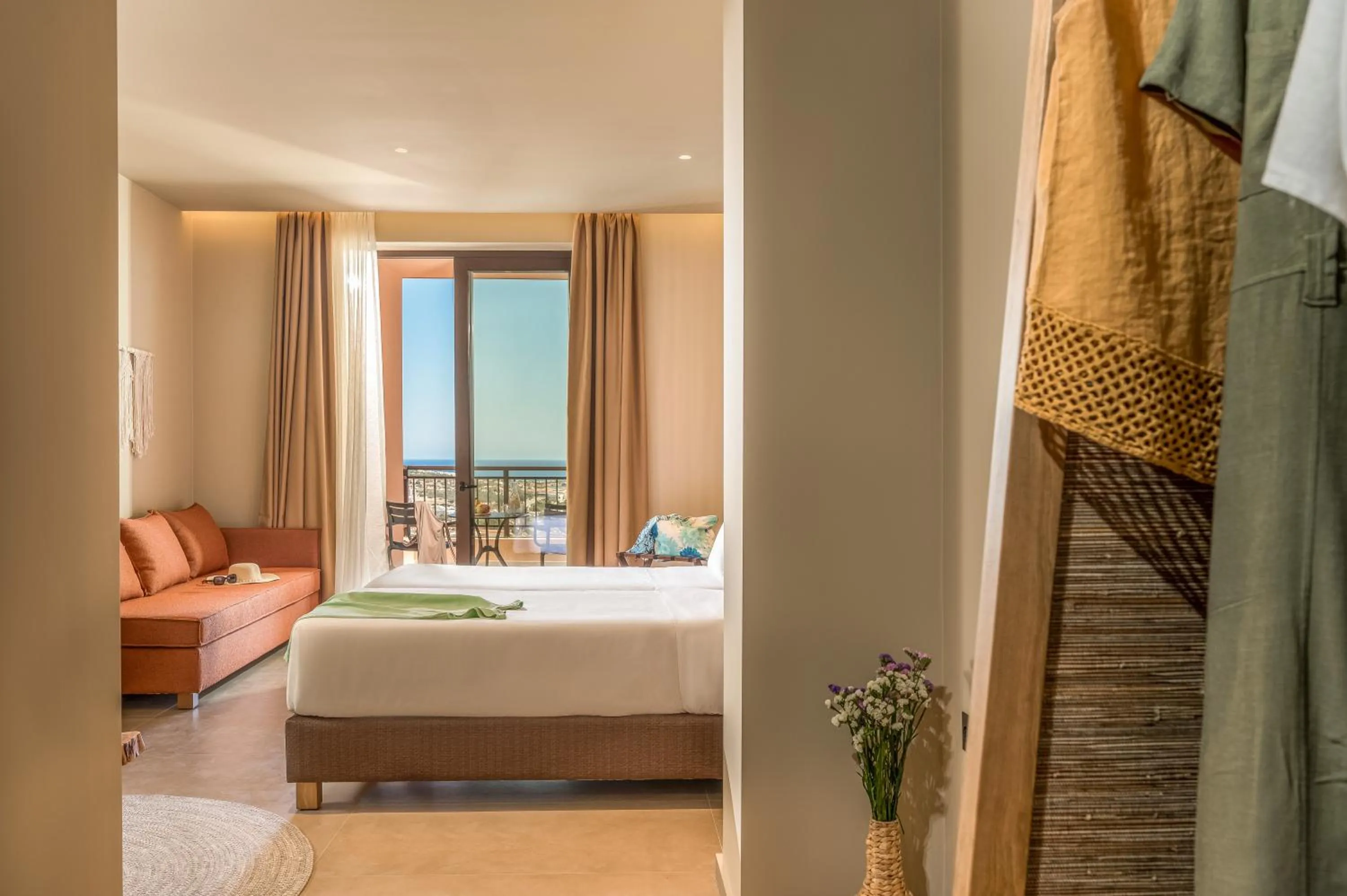 Bedroom, Bed in Hotel Pyriá