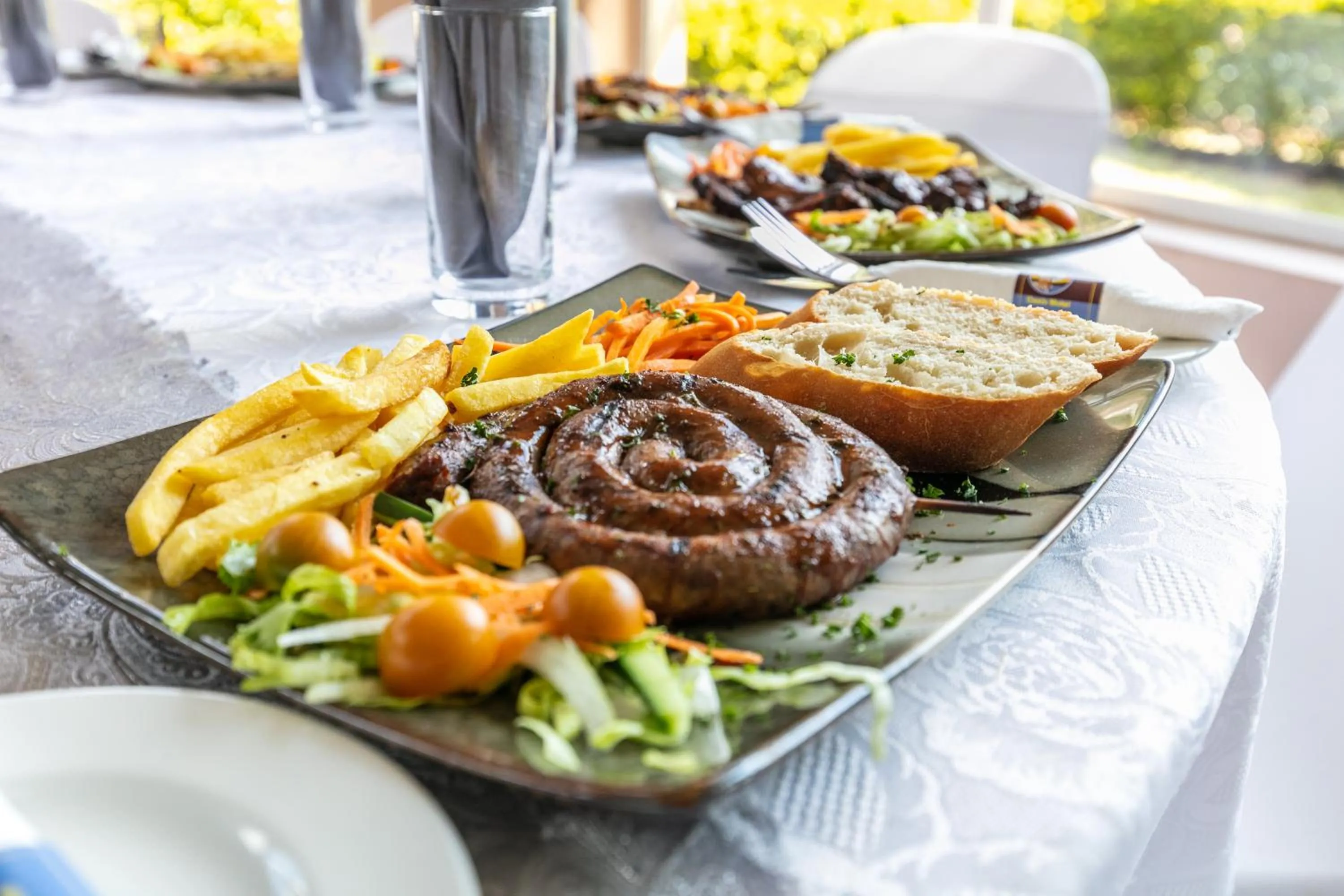 Food and drinks in Oasis Motel