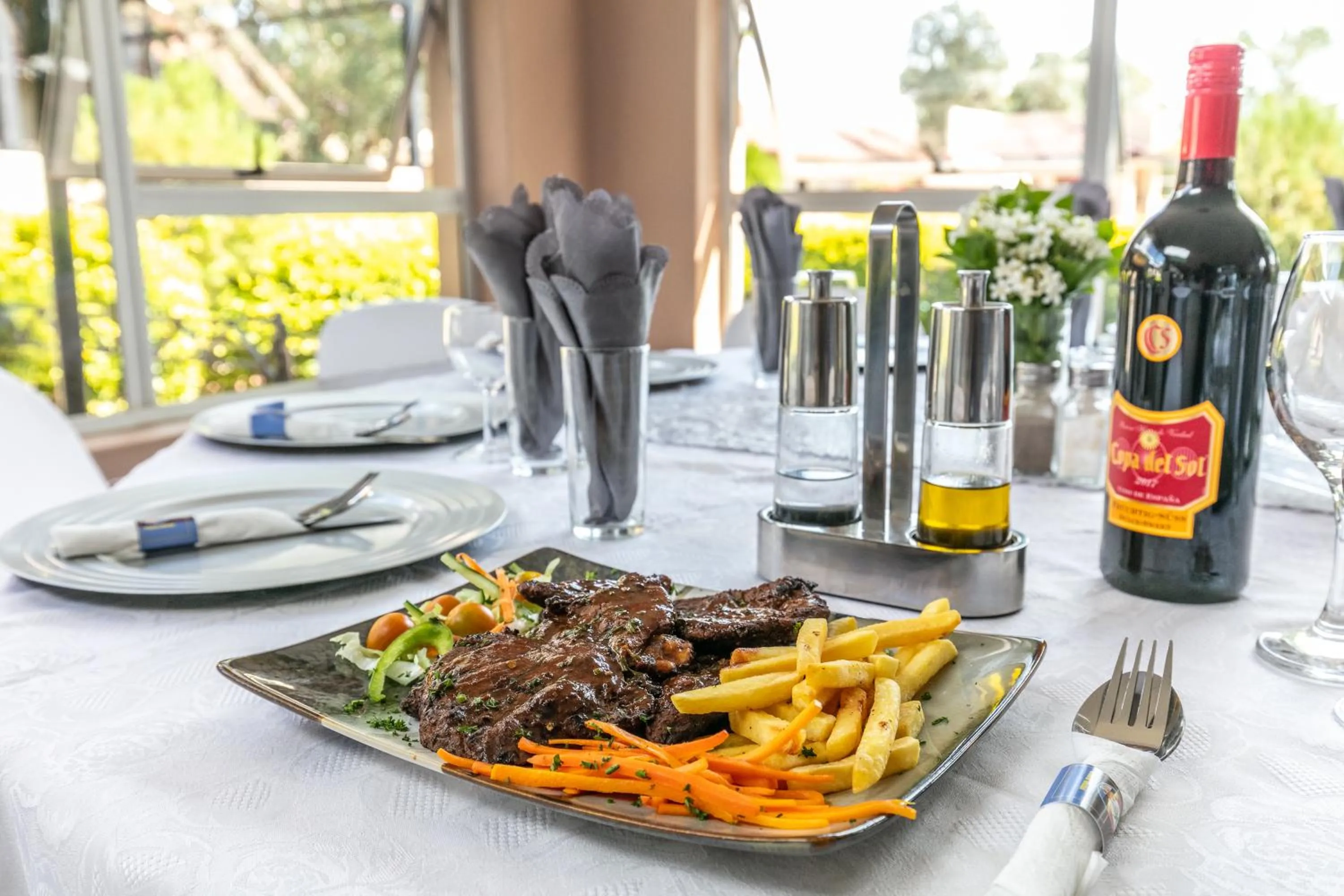 Restaurant/places to eat in Oasis Motel