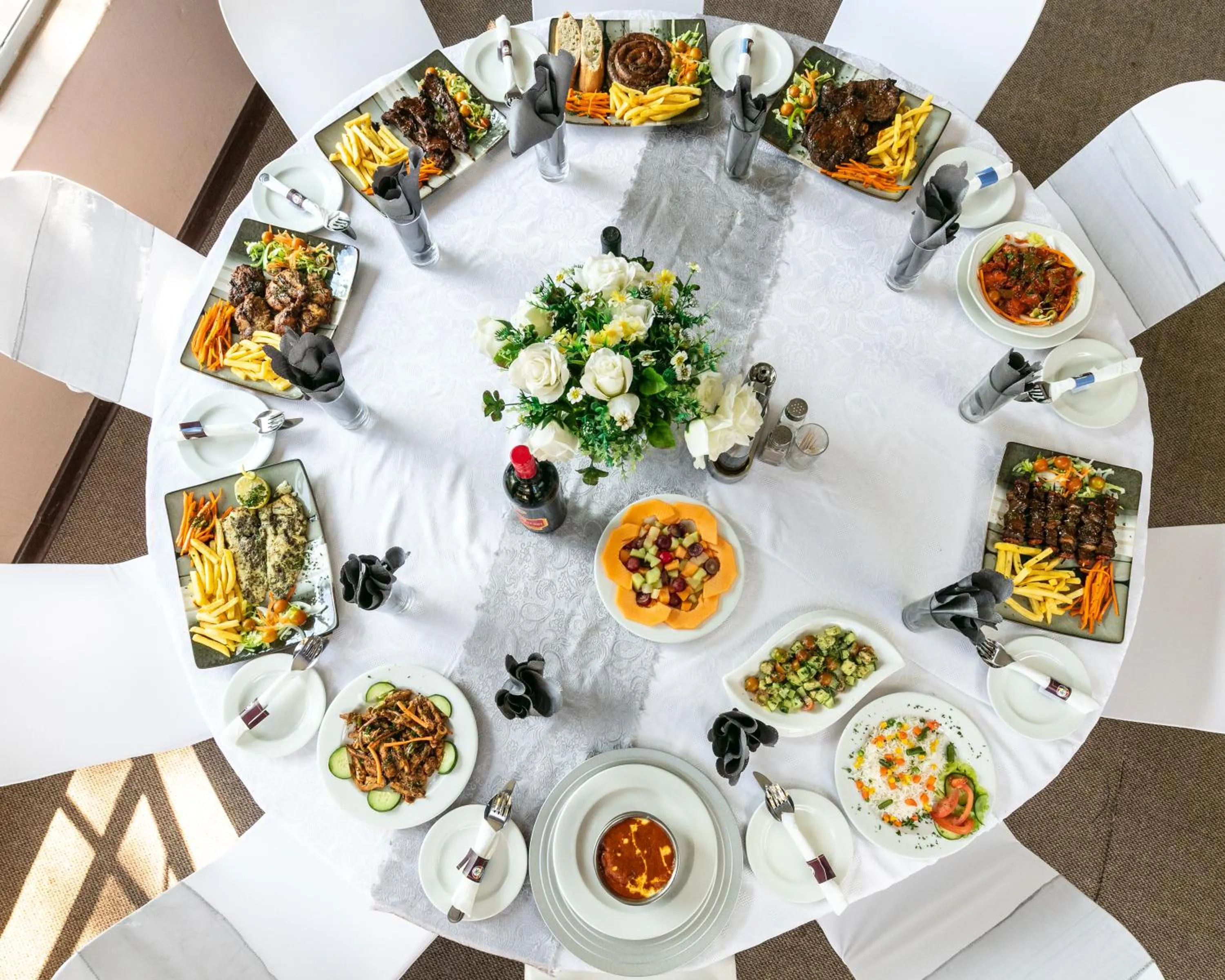 Food and drinks in Oasis Motel