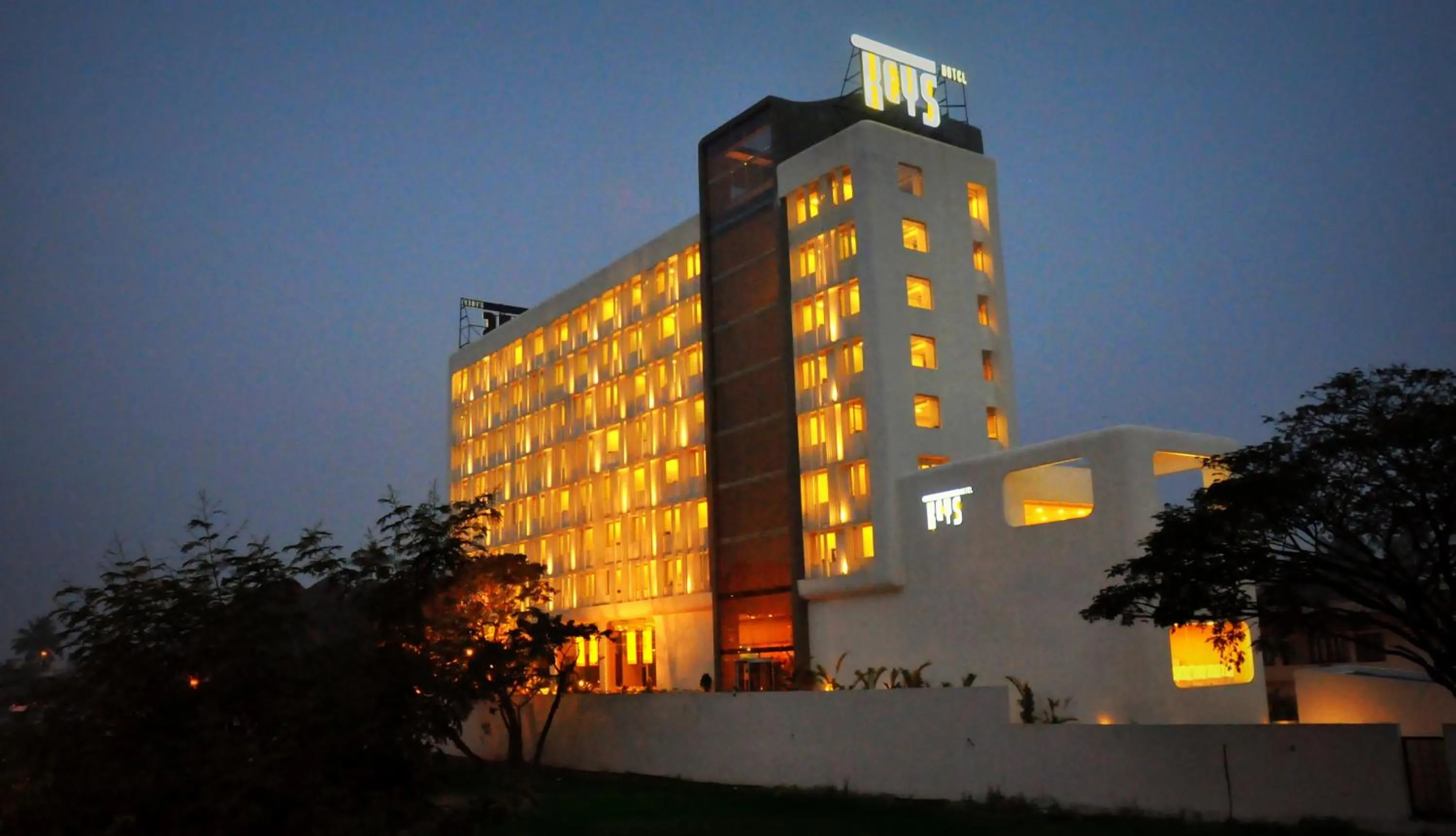 Facade/entrance in Keys Select by Lemon Tree Hotels, Kochi