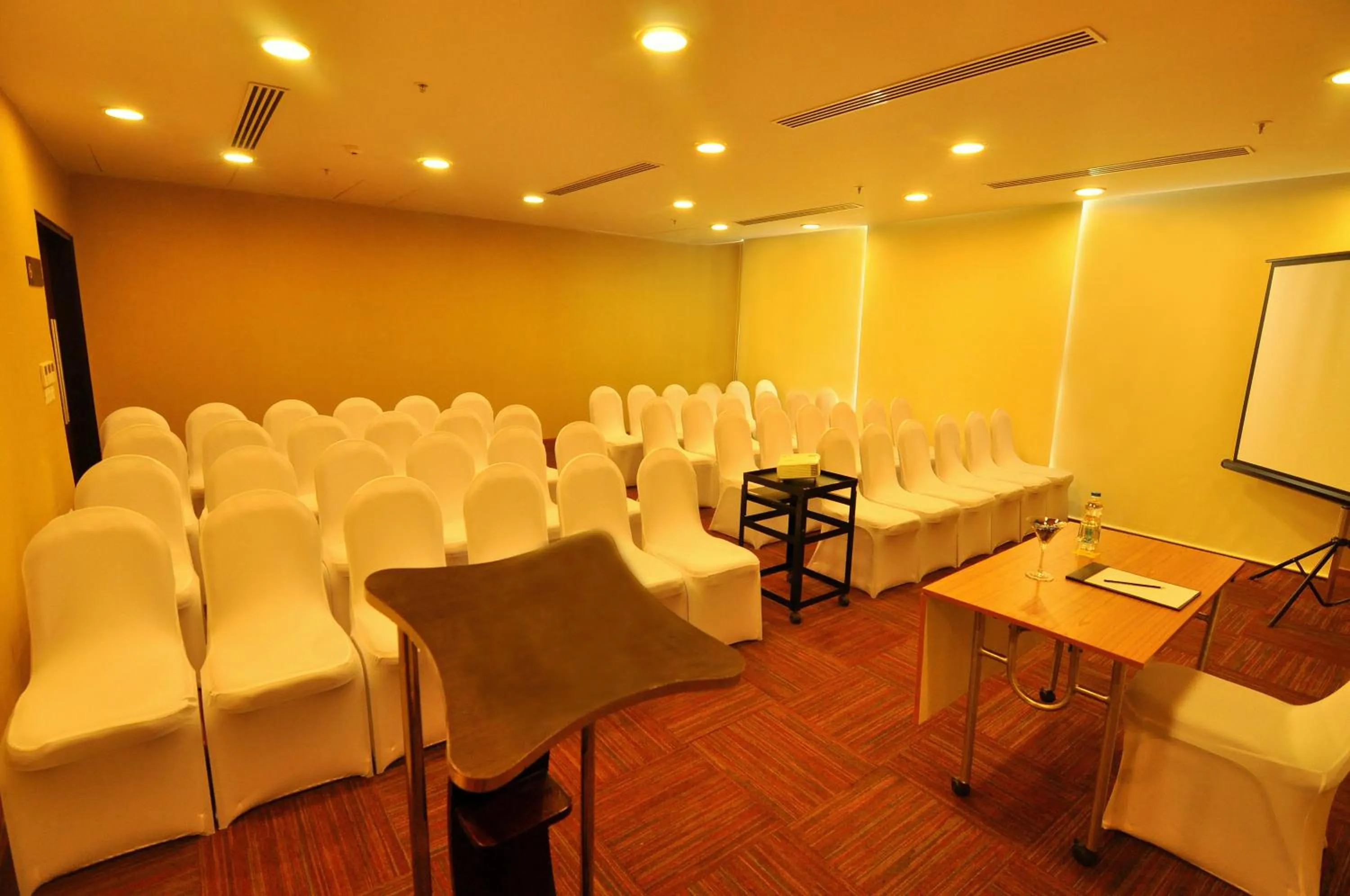 Banquet/Function facilities in Keys Select by Lemon Tree Hotels, Kochi