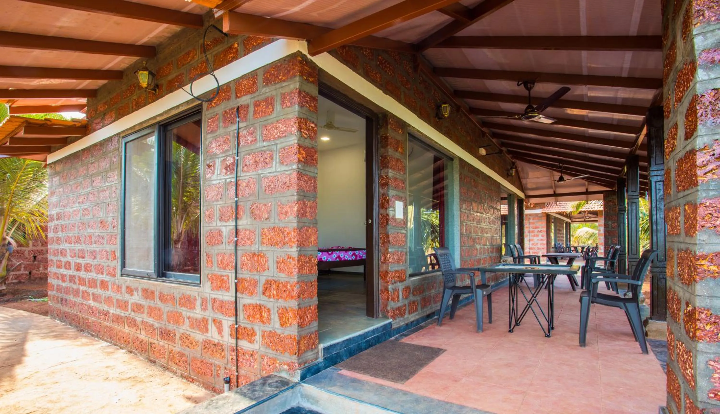 Restaurant/places to eat in Beachfront Villas