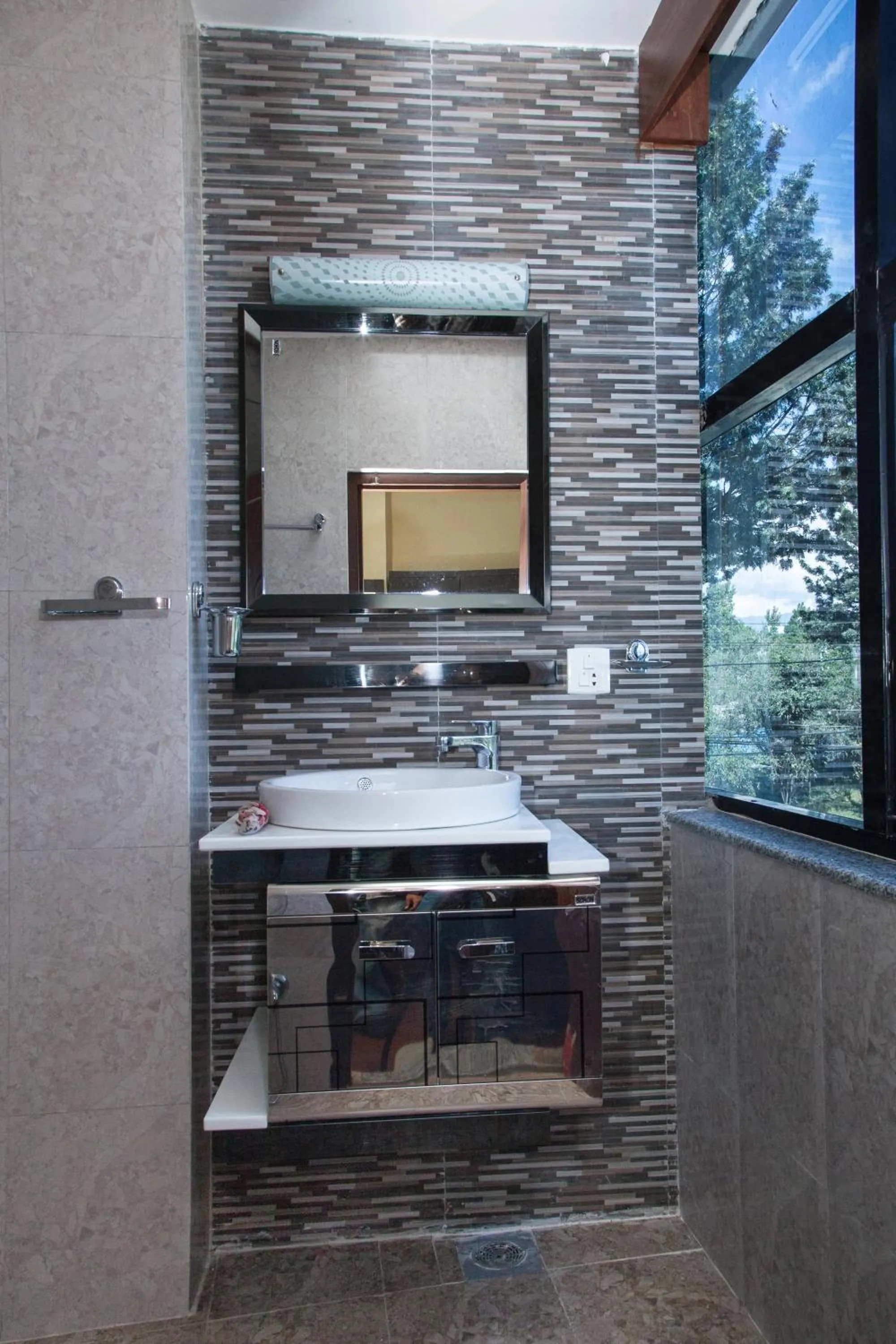 Shower in Hotel Meridian Suite