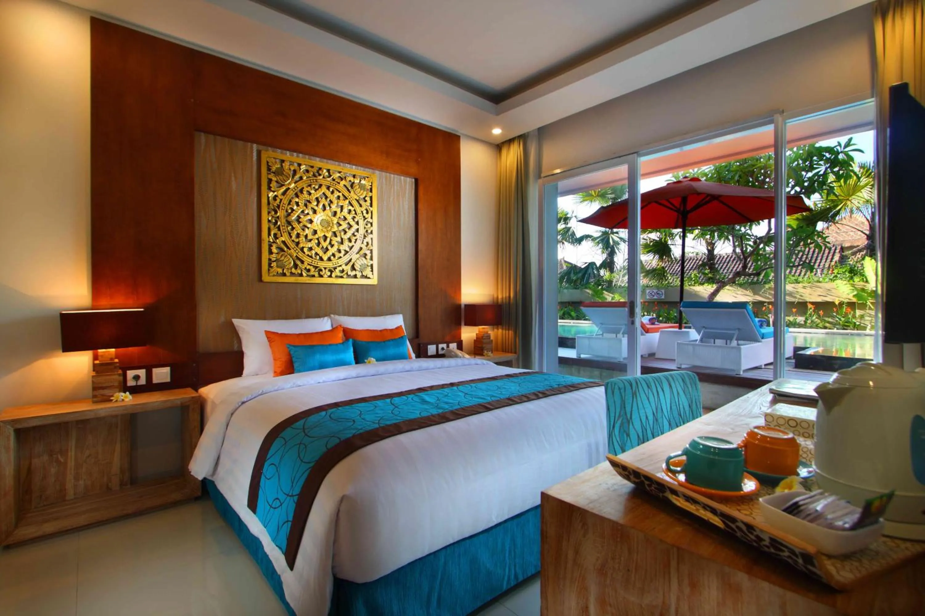Pool view, Bed in Destiny Boutique Hotel