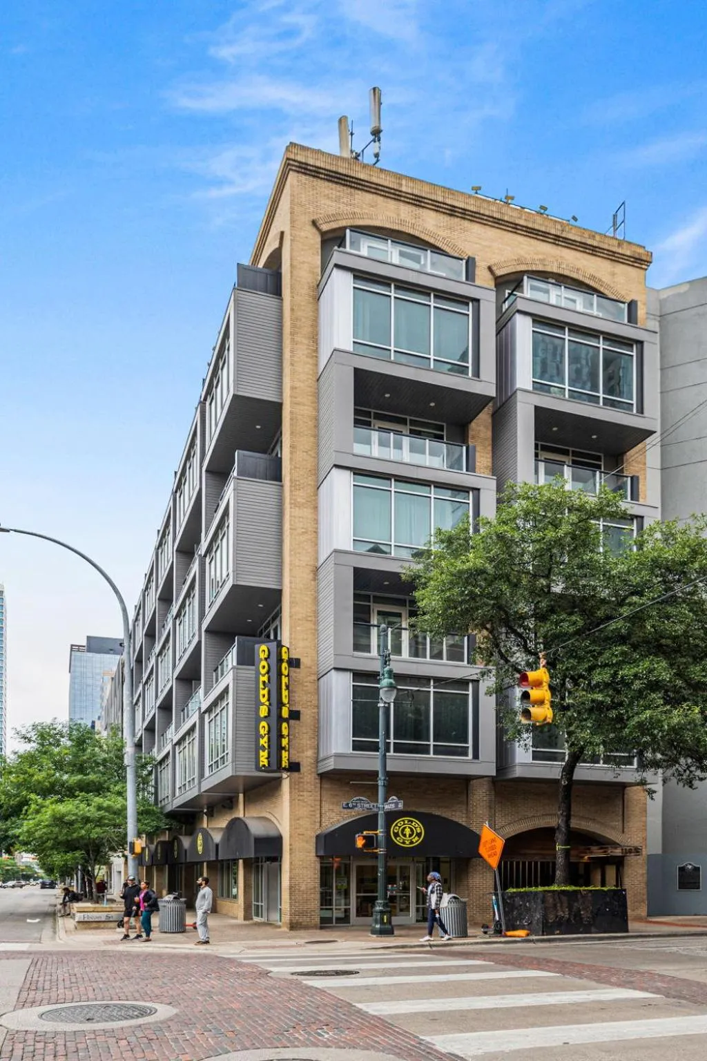 Property building in Littlefield Lofts, Hosted by Placemakr - 6th St