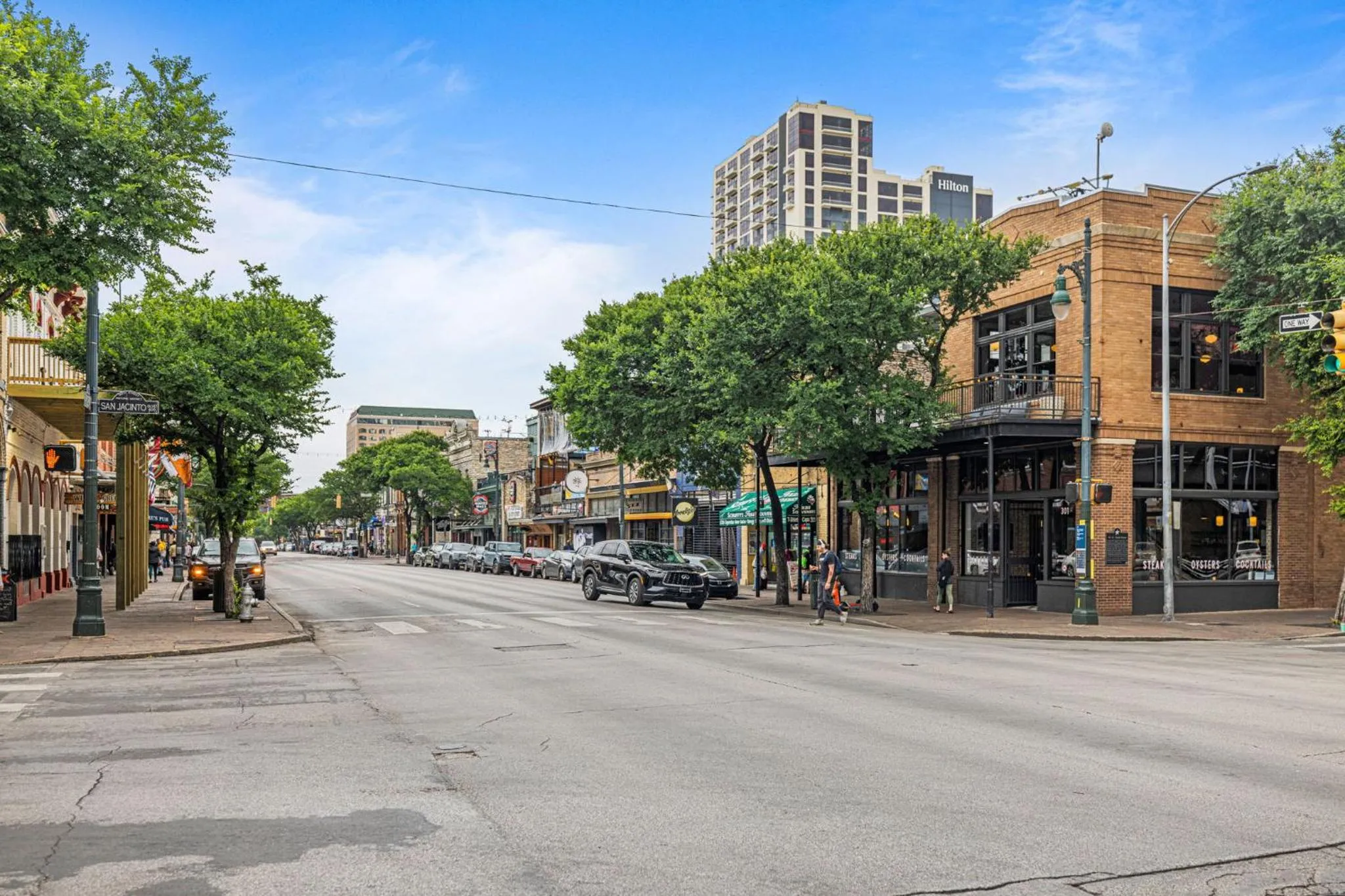 Location in Littlefield Lofts, Hosted by Placemakr - 6th St